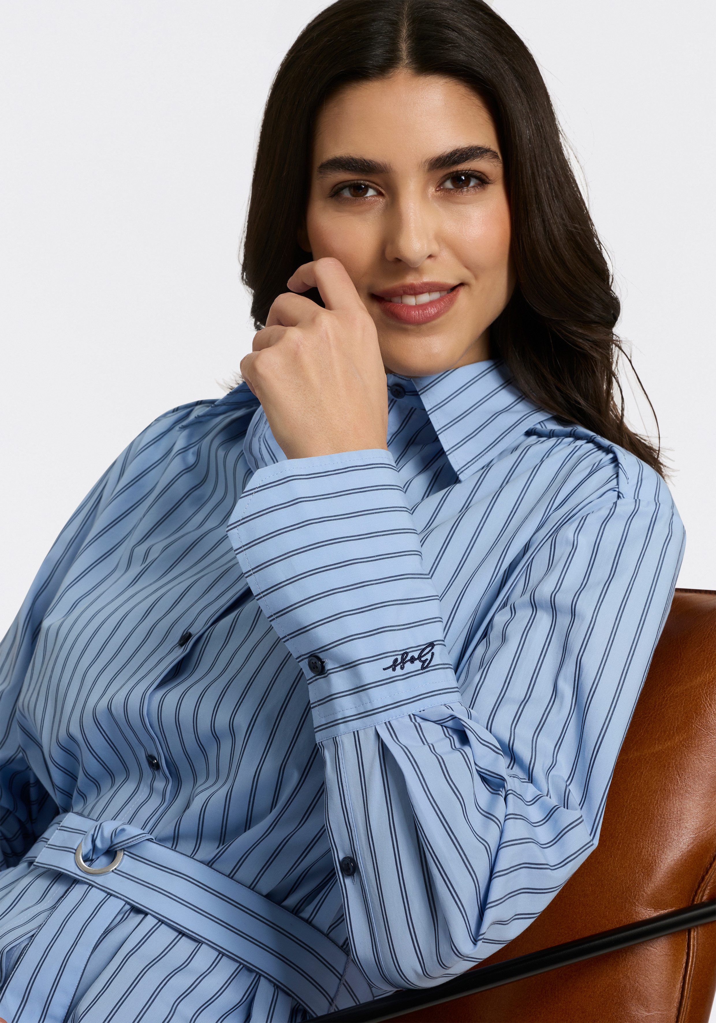 BOSS ORANGE Hemdblusenkleid Delegant Premium Damenmode mit Gürtel, Midi-Länge
