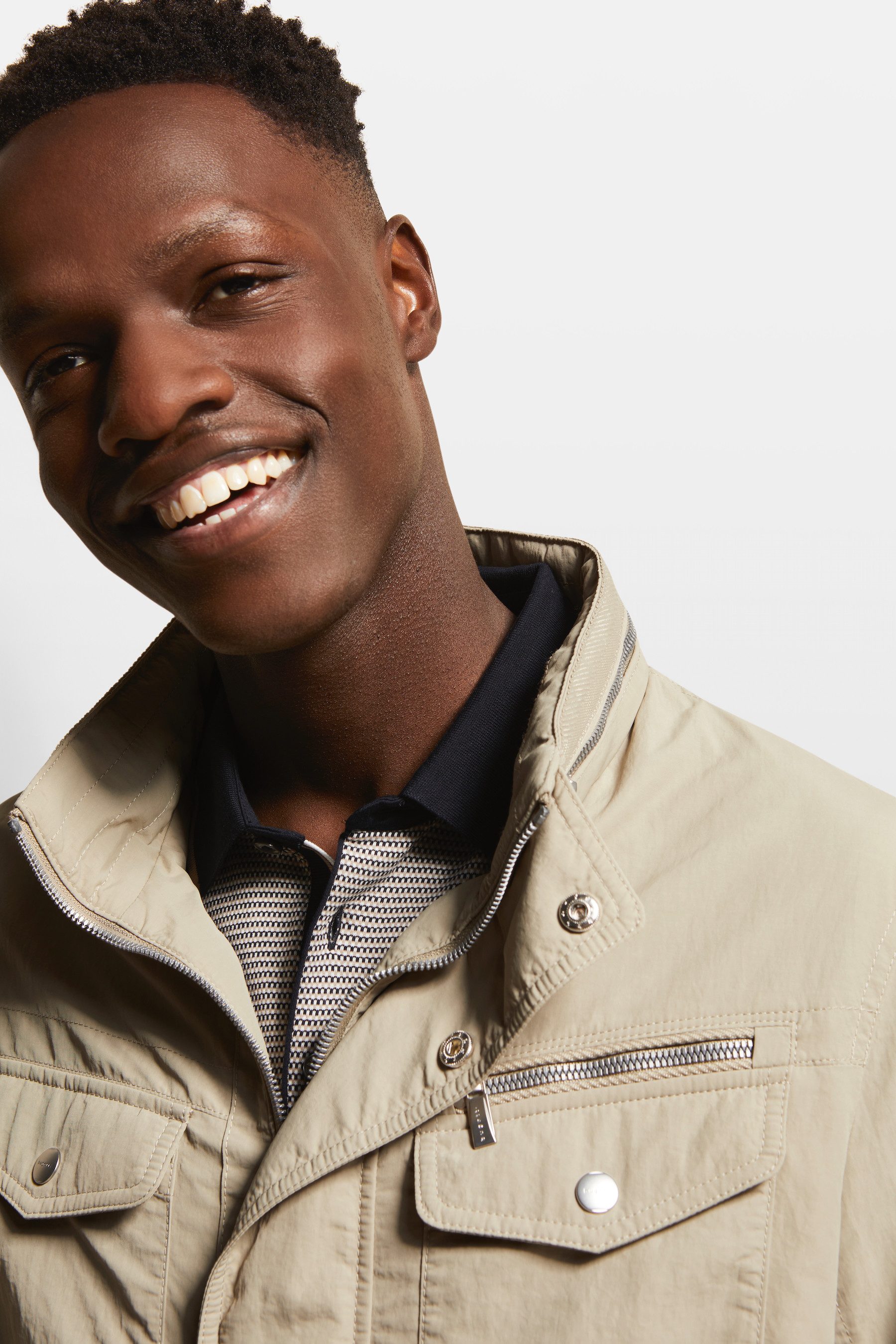 bugatti Kurzjacke mit einrollbarer Kapuze