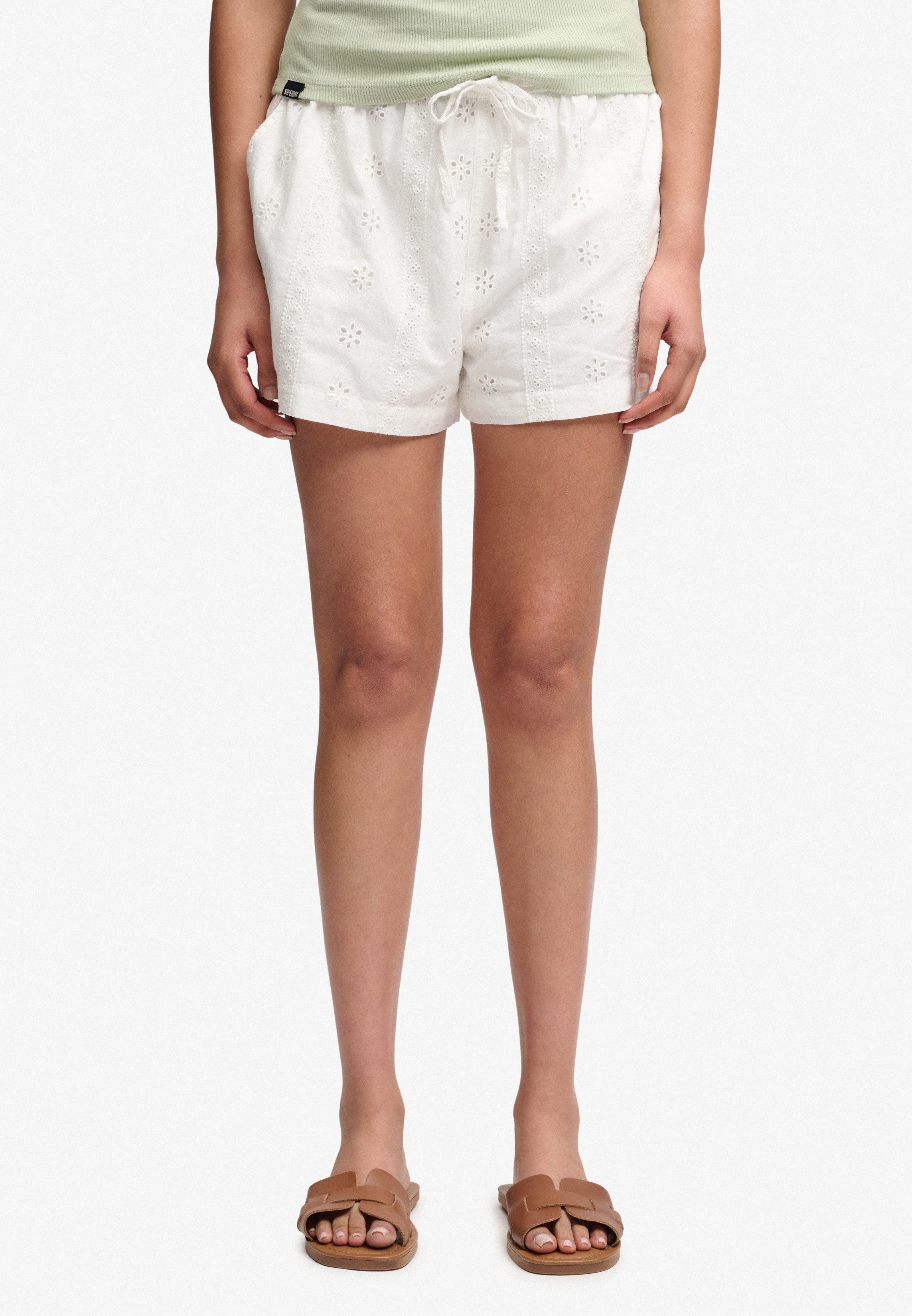 Superdry Shorts COTTON BRODERIE BEACH SHORTS mit hübscher Lochstickerei
