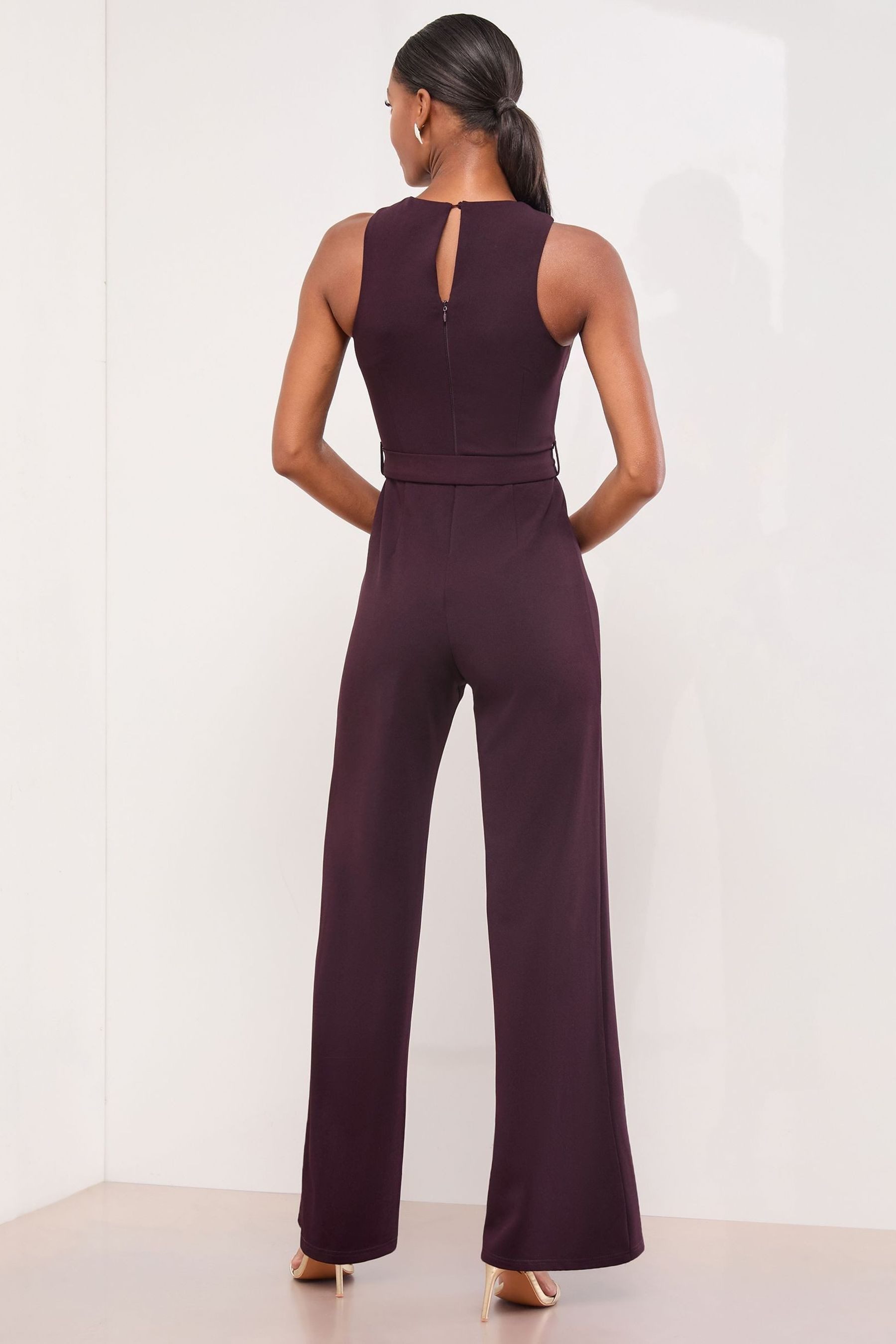 LIPSY Jumpsuit Lipsy Ärmelloser Jumpsuit mit Gürtel (1-tlg)
