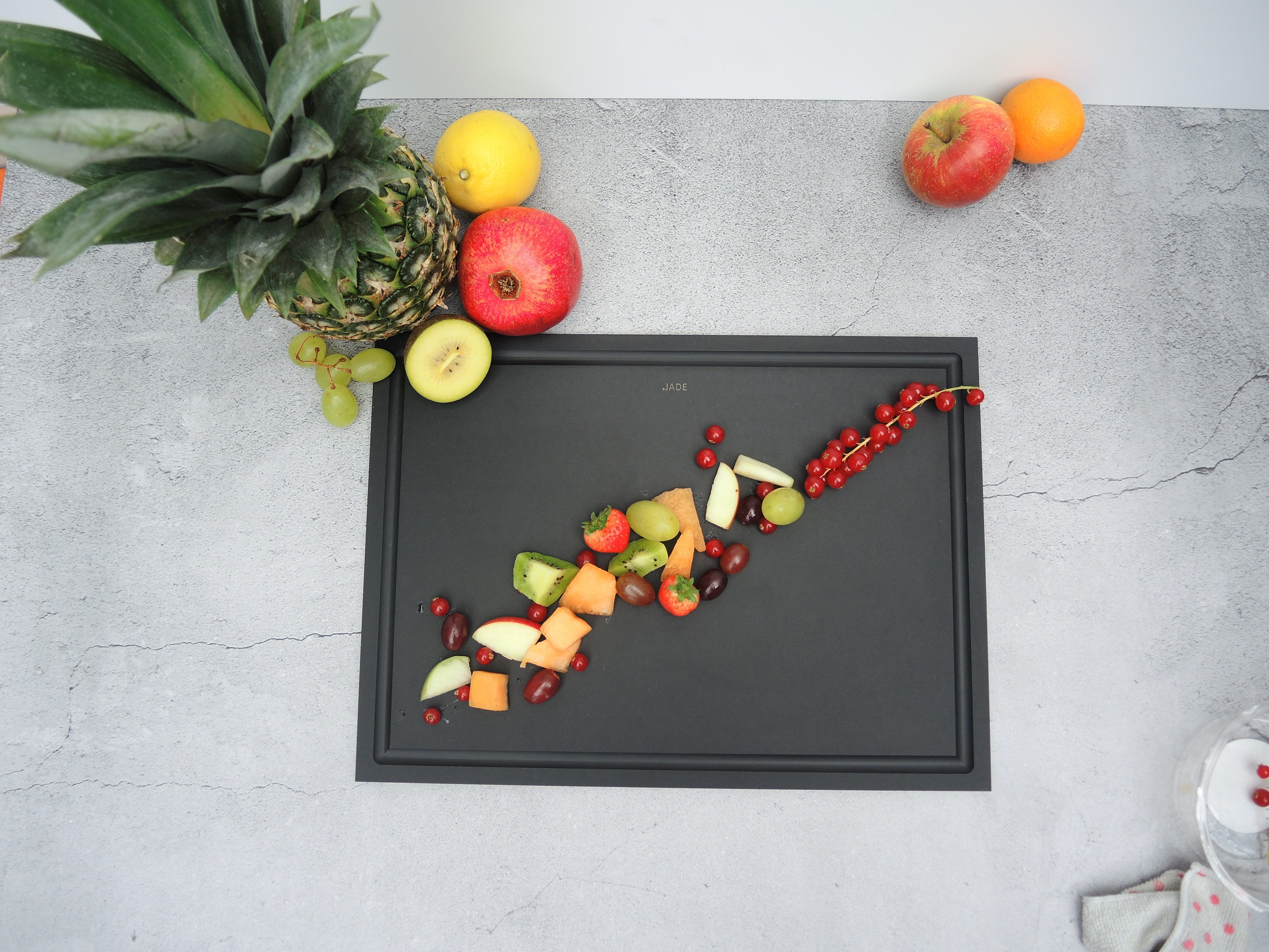 JADE Schneidebrett Gourmet Edge Pro, großzügige Saftrille, beidseitig verwendbar