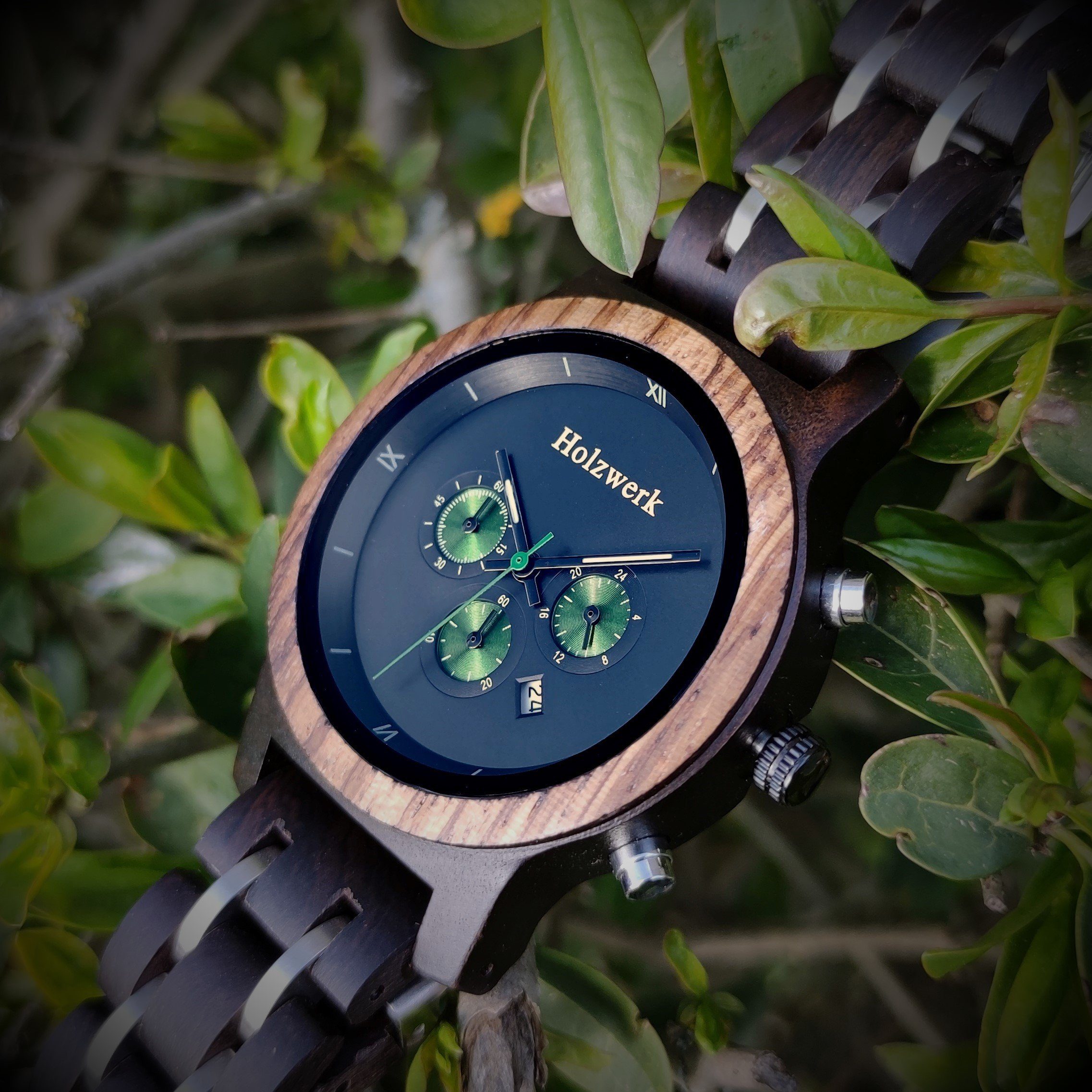Holzwerk Chronograph BEESKOW Damen & Herren Holz Armband Uhr mit Datum in schwarz, grün