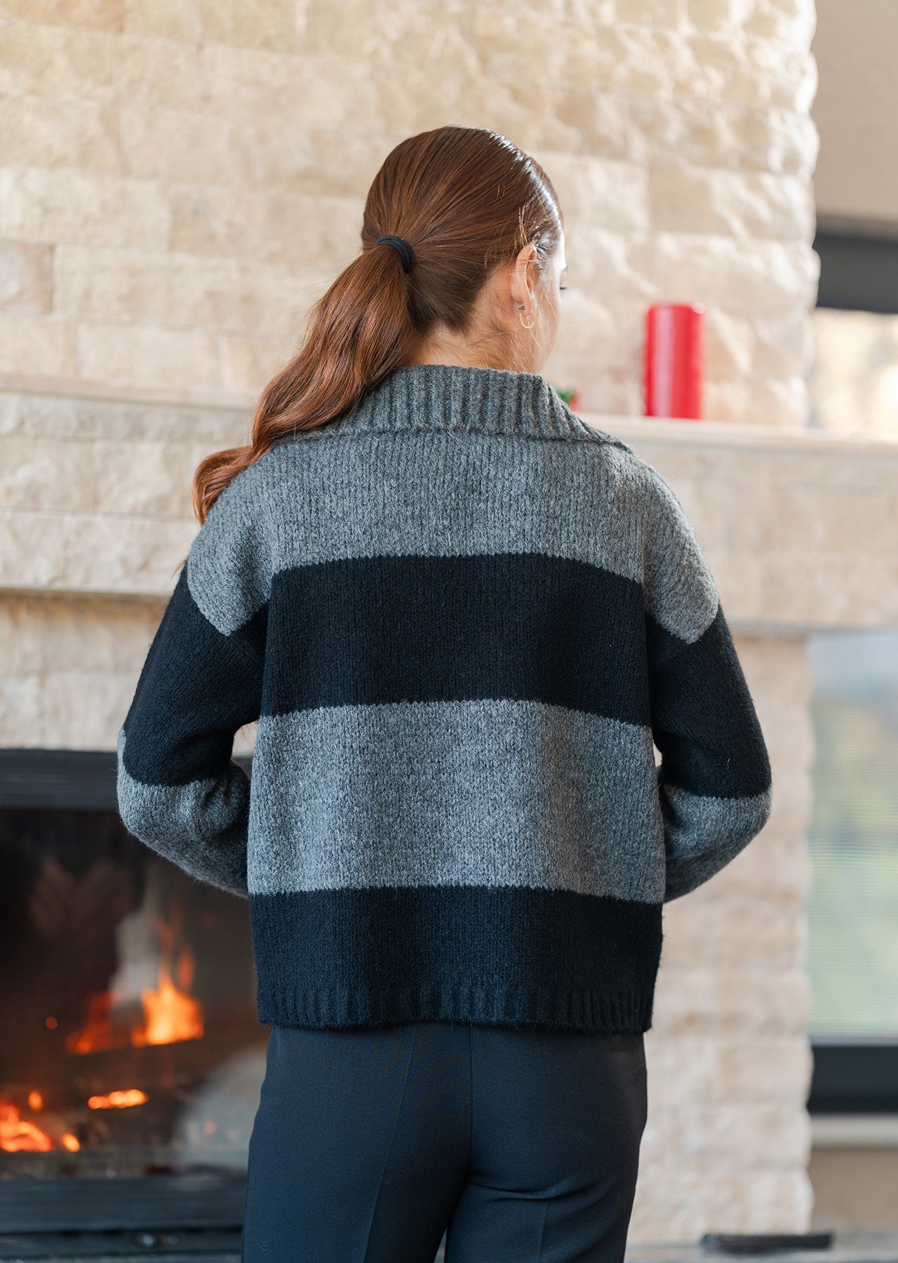 Authentic Klein Strickpullover zweifarbigen Strickpullover mit V-Ausschnitt und Kragen