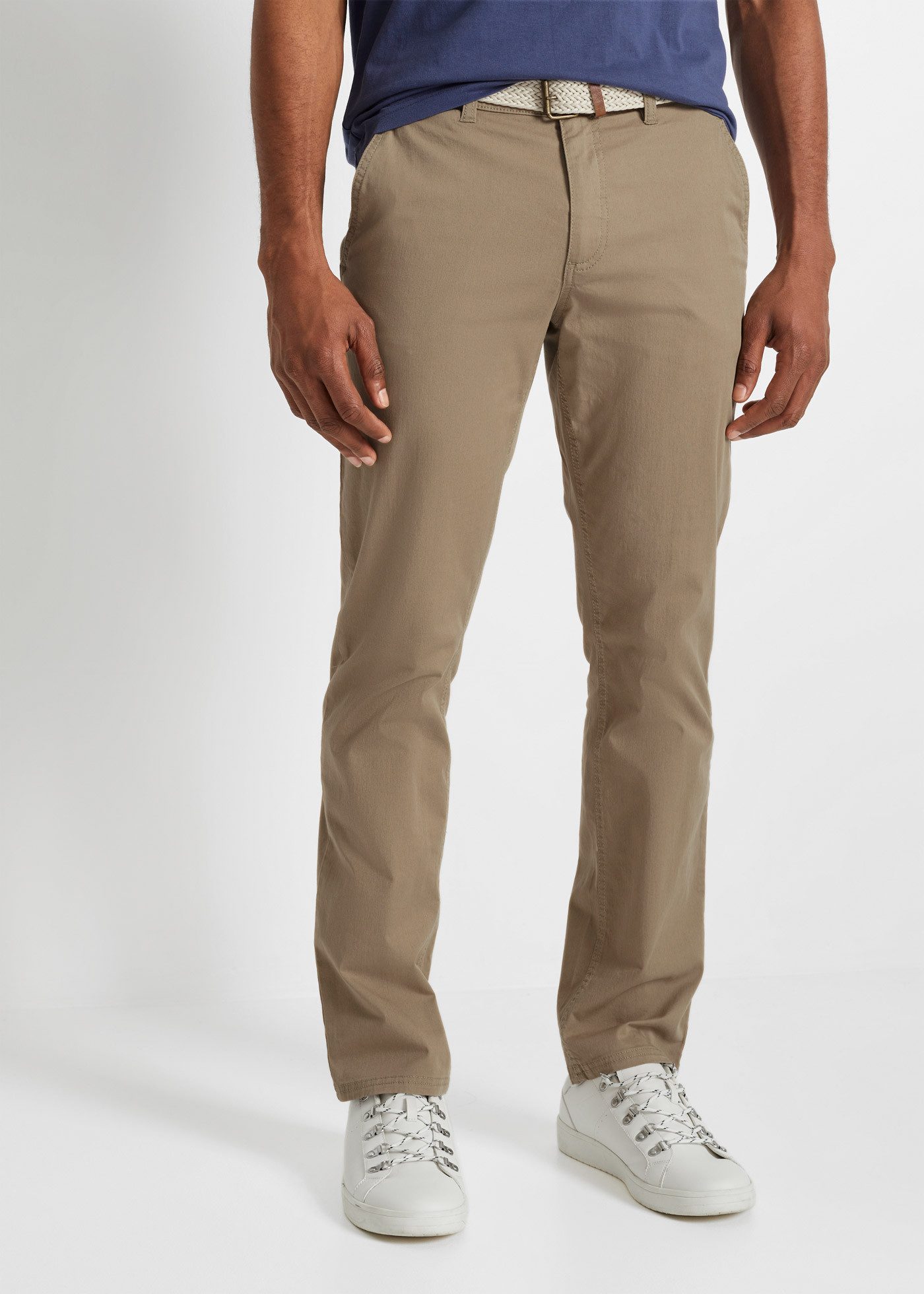 bonprix Chinohose aus Baumwolle und Elasthan, mit Komfortbund und Gürtel, Regular Fit