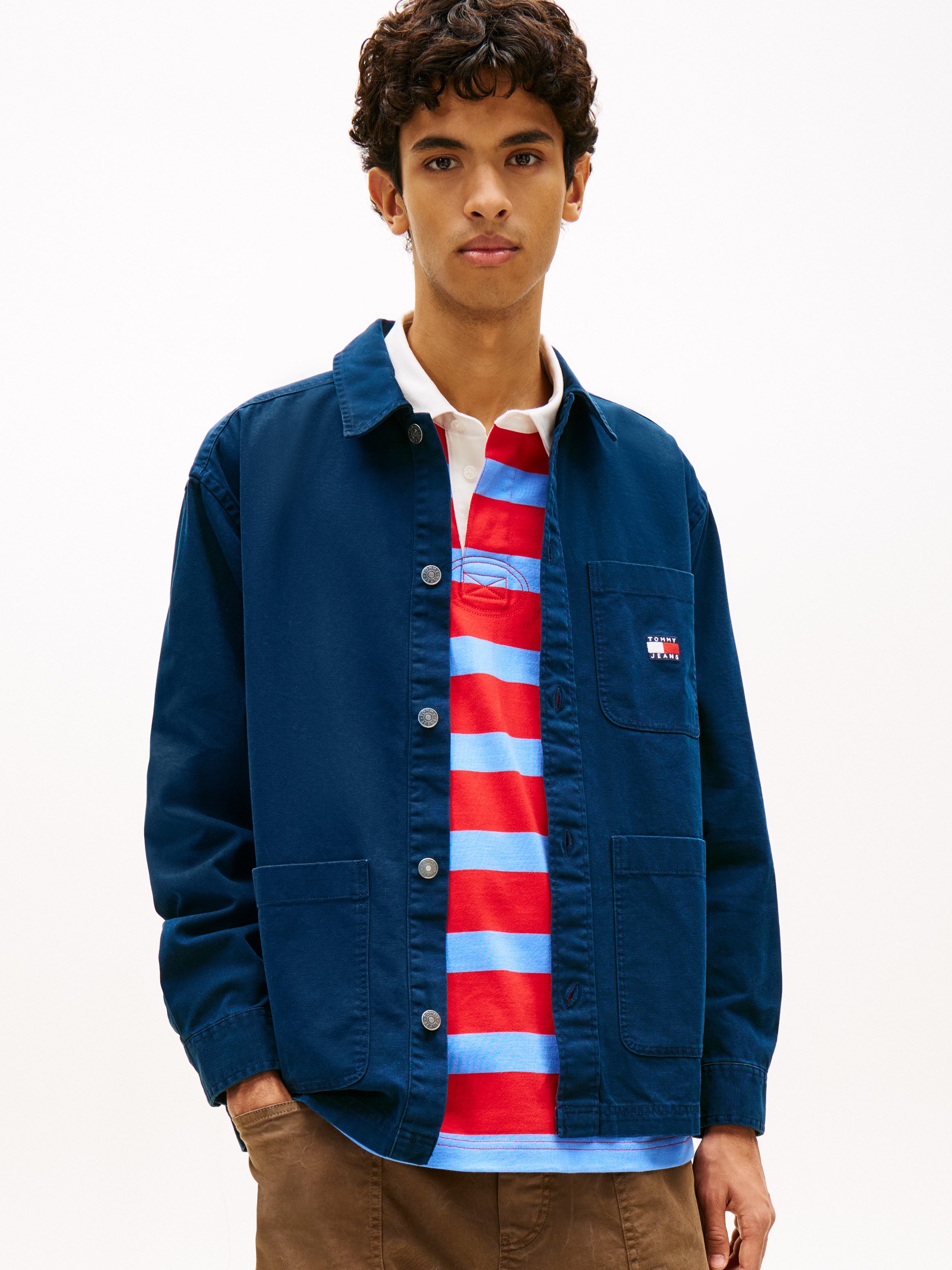 Tommy Jeans Hemdjacke TJM ESSENTIAL OVERSHIRT leicht überschnittene Schultern, halbgespreizter Kragen