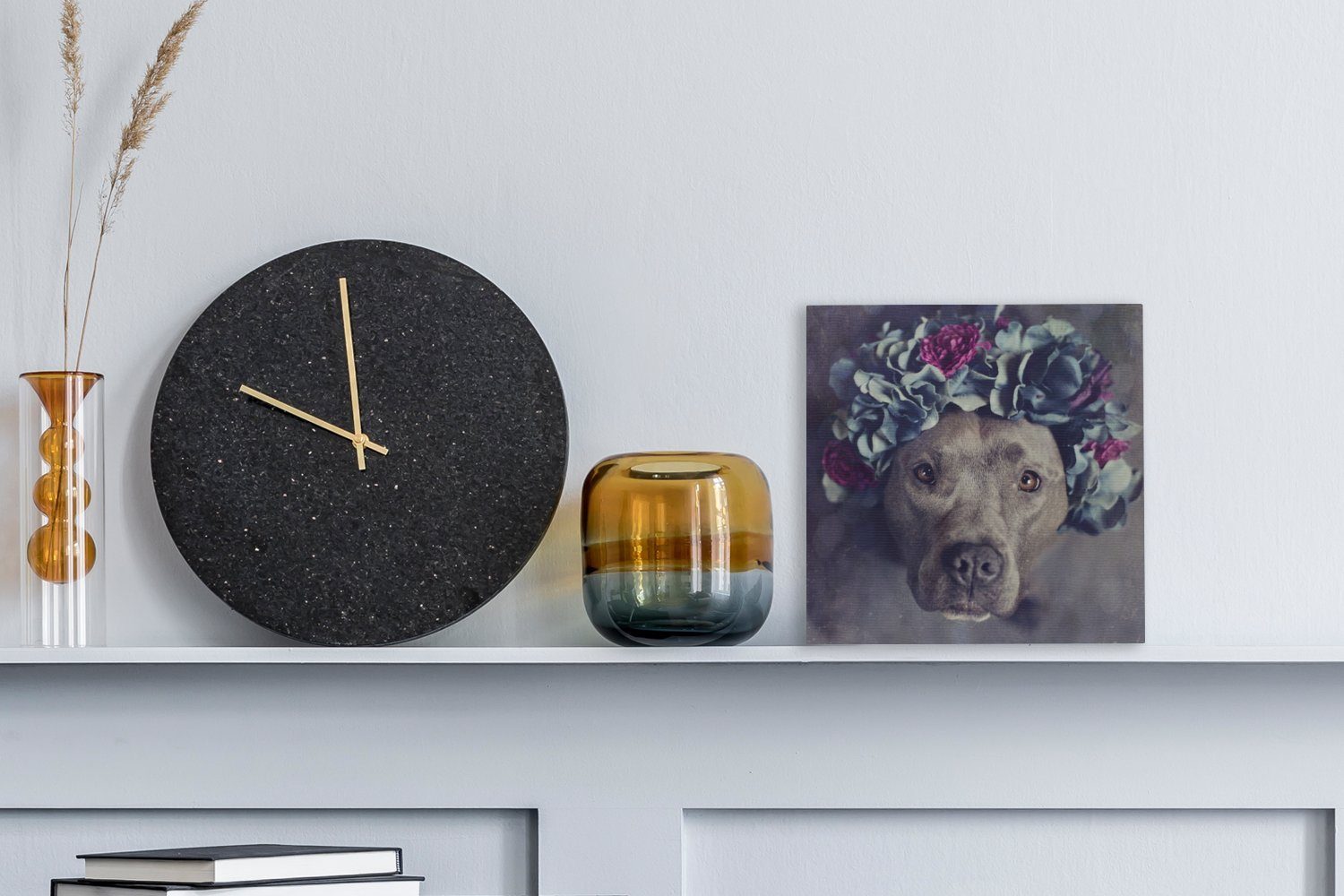 Leinwandbild Bilder mit OneMillionCanvasses® einem Schlafzimmer Blumenkranz, Wohnzimmer für Leinwand Terrier Ein St), American Staffordshire (1