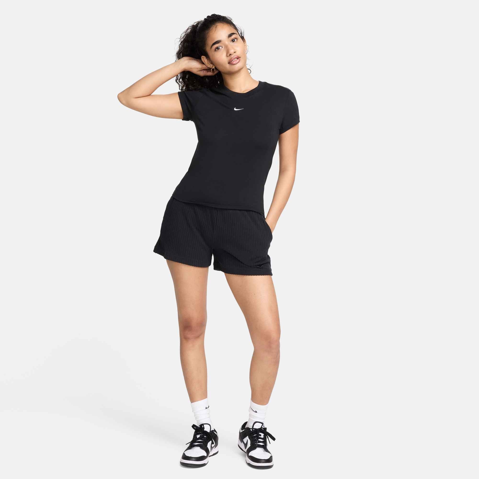 Nike Sportswear T-Shirt W NSW NK CHLL KNT MD CRP mit Rundhalsausschnitt, Kurzarm, aus Jersey, lockerer Schnitt
