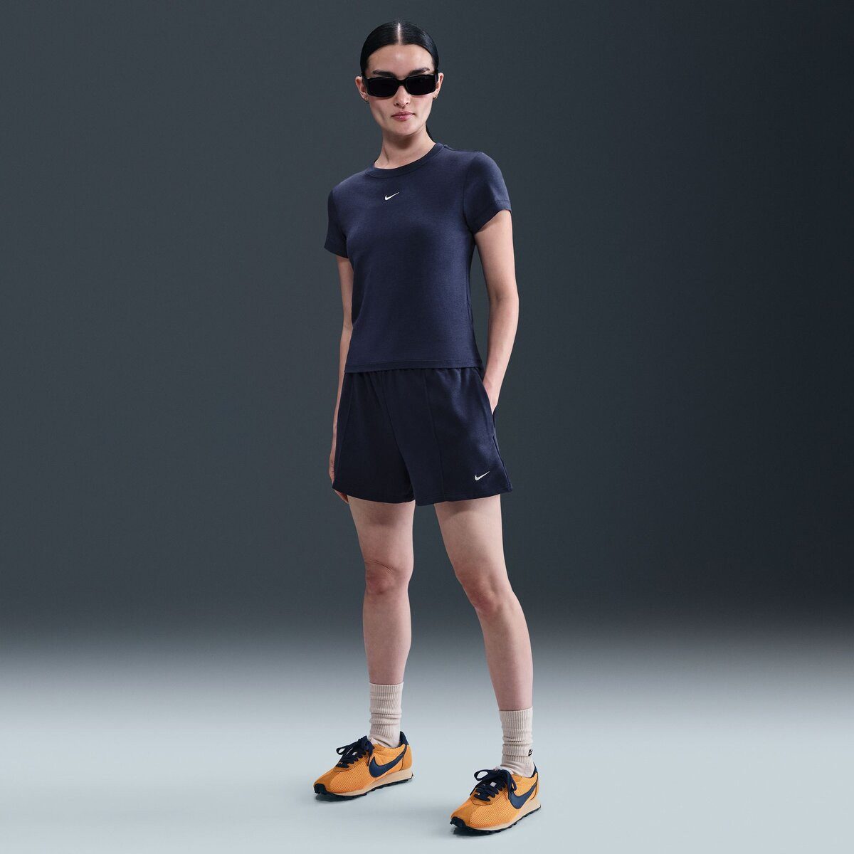 Nike Shorts W NSW NK CHLL FT MR 4IN SHORT MIDNIGHT NAVY/WHITE