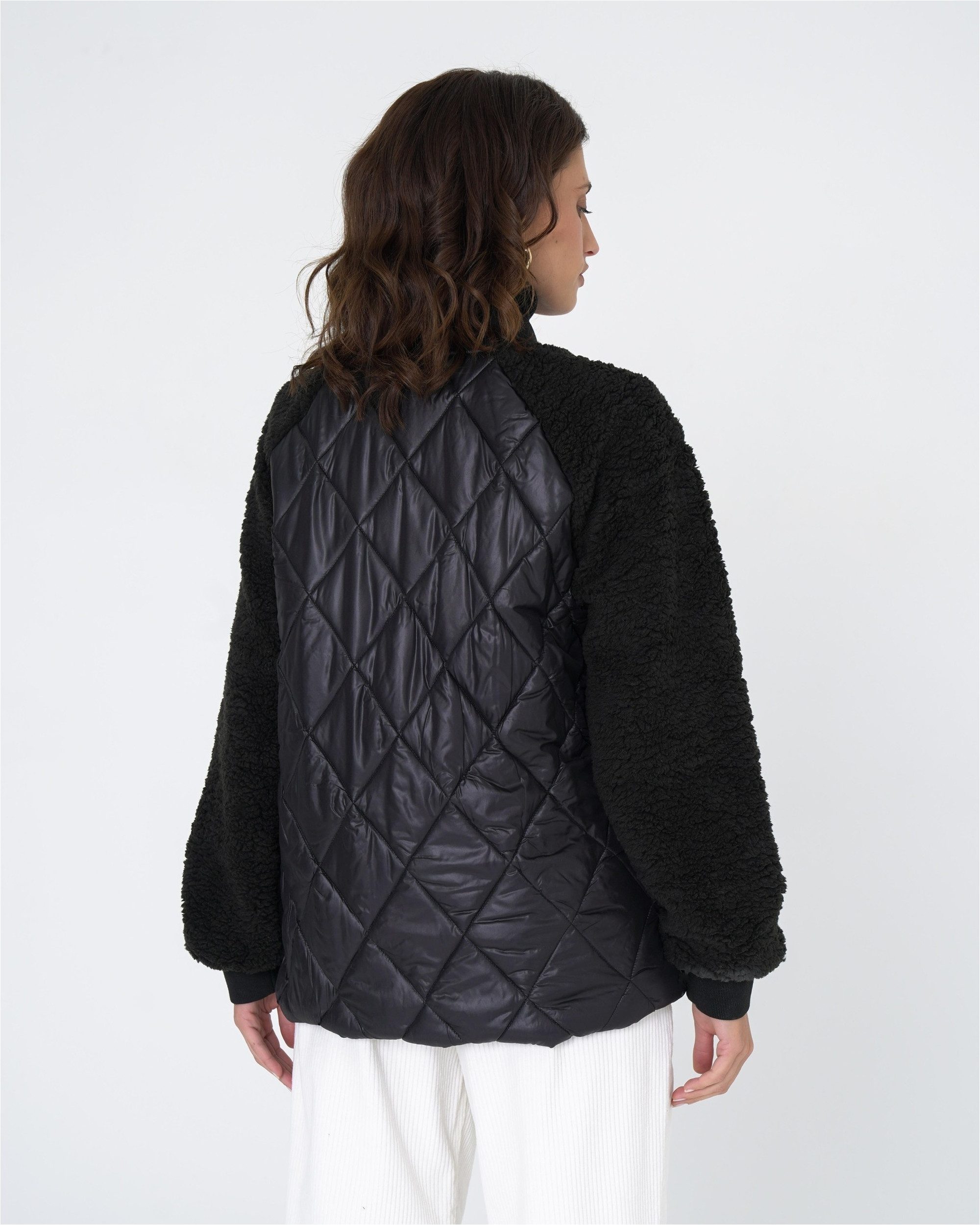 freshlions Steppjacke Julia (1-St) mit aufgesetzten Taschen – Bild 3 von 5