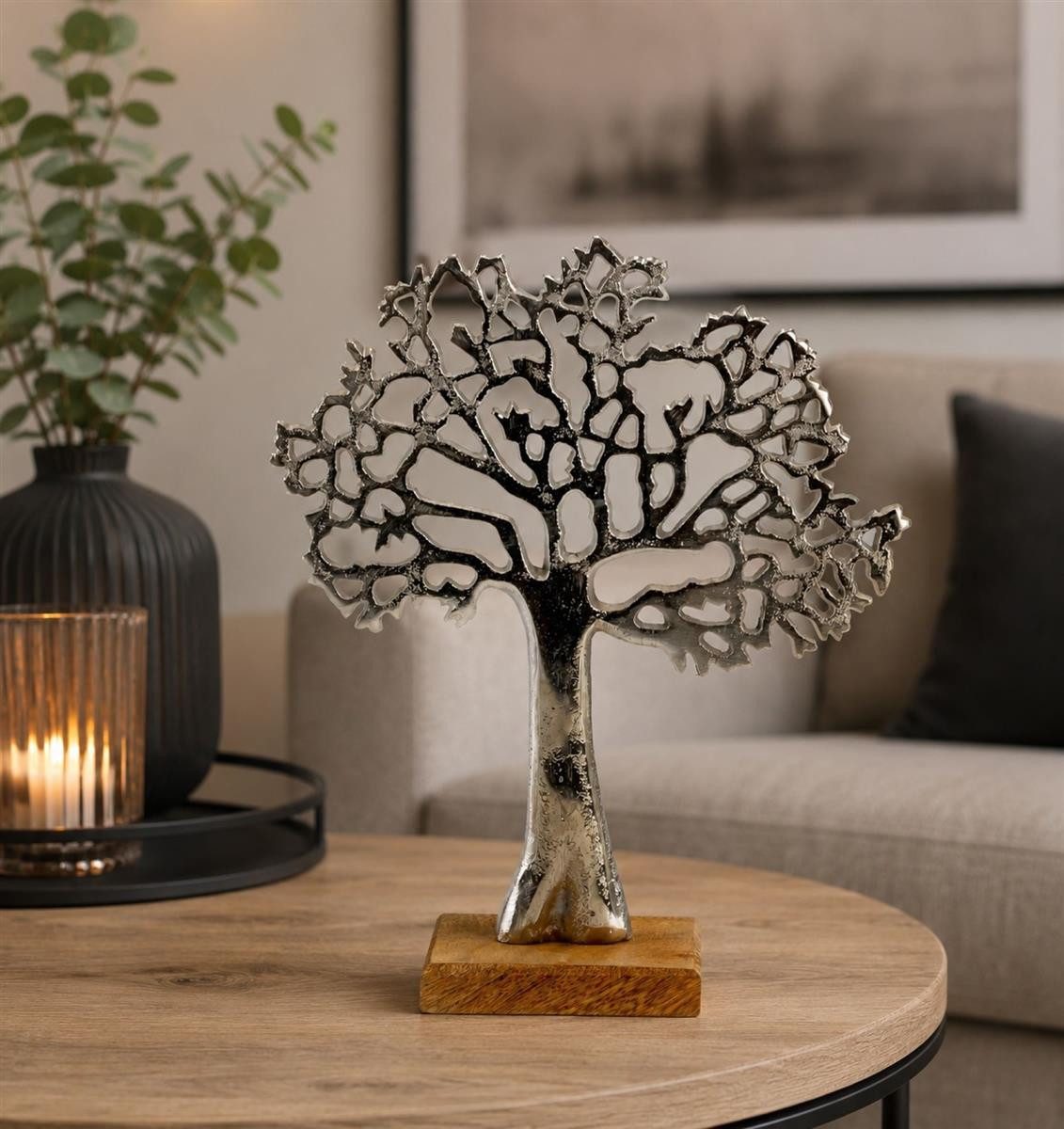Geschenkestadl Dekoobjekt Lebensbaum auf Holzsockel Aluminium Deko Figur 2 Größen Auswahl (1 Standobjekt), Lebensbaum aus Aluminium auf elegantem Holzsockel – Bild 3 von 3