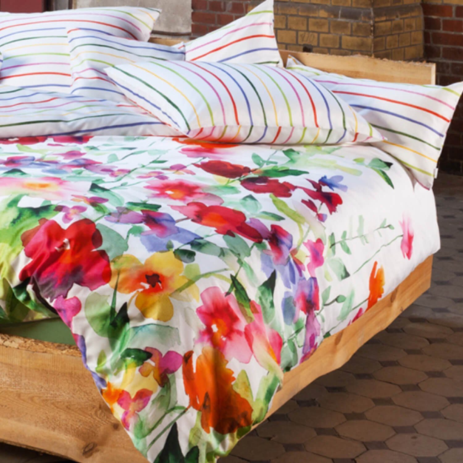 Estella Bettwäsche Aquarell 4703 985 multi, Mako-Satin, 2 teilig, Aquarell, Blumenwiese – Bild 5 von 5