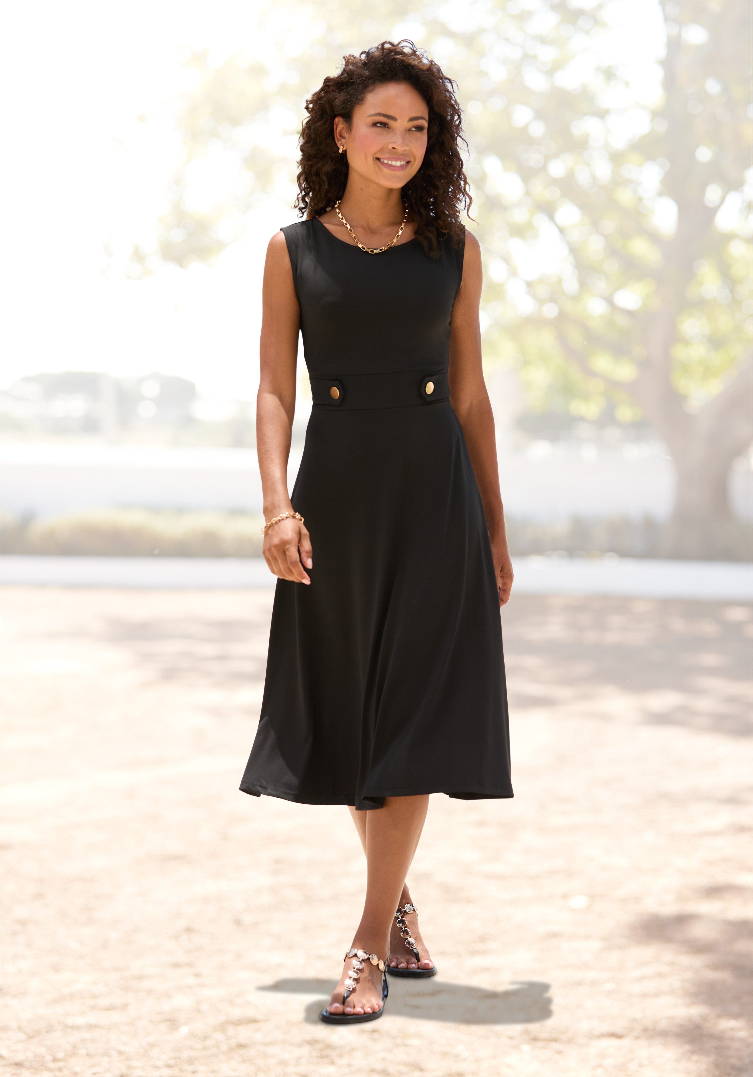 LASCANA Midikleid mit dekorativen Riegeln und goldenen Zierknöpfen, bügelfreie Qualität Elegantes Sommerkleid, Trägerkleid, Partykleid, festlich