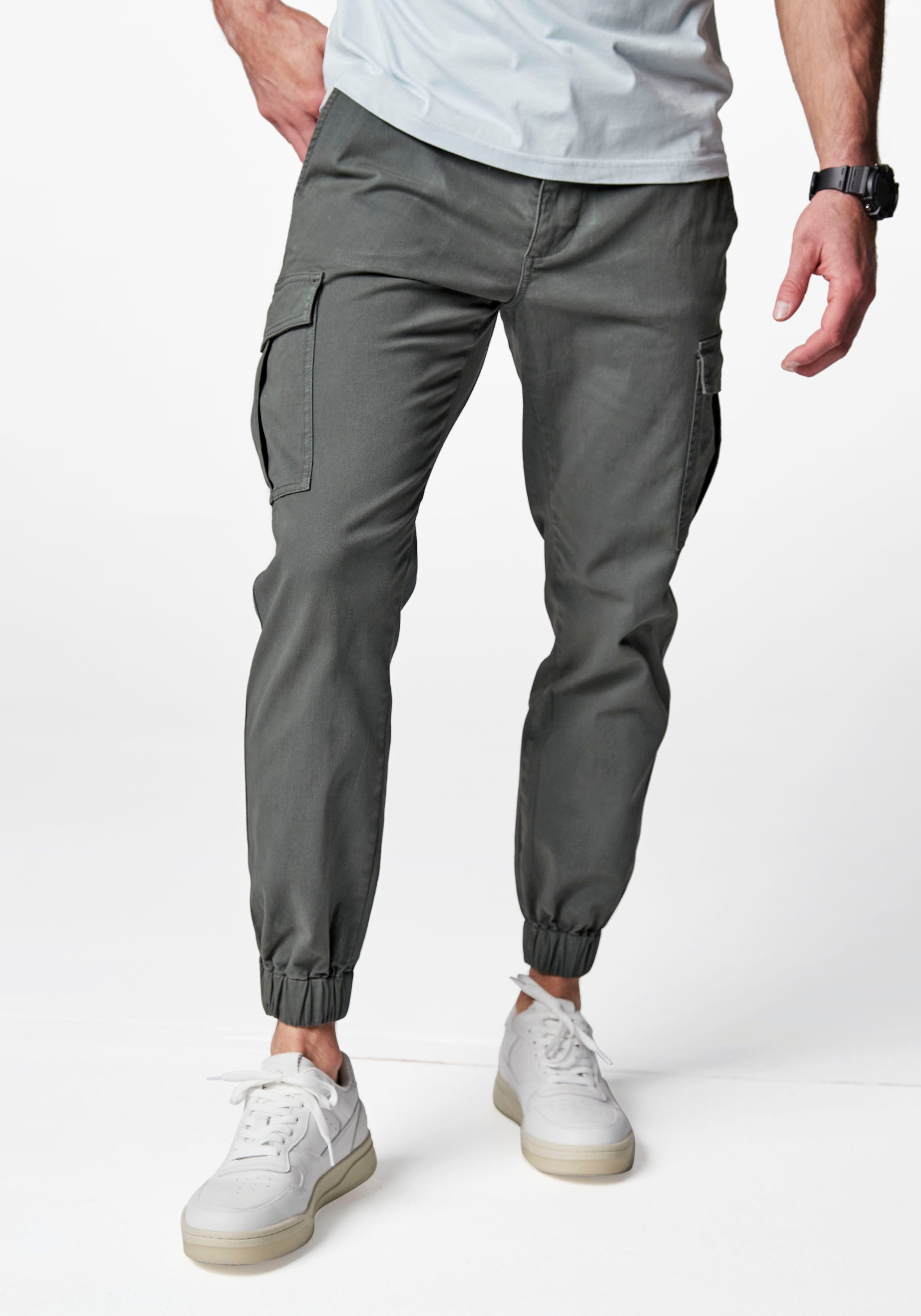 AUTHENTIC LE JOGGER Cargohose mit Passform bequeme eine khaki Stretchanteil für