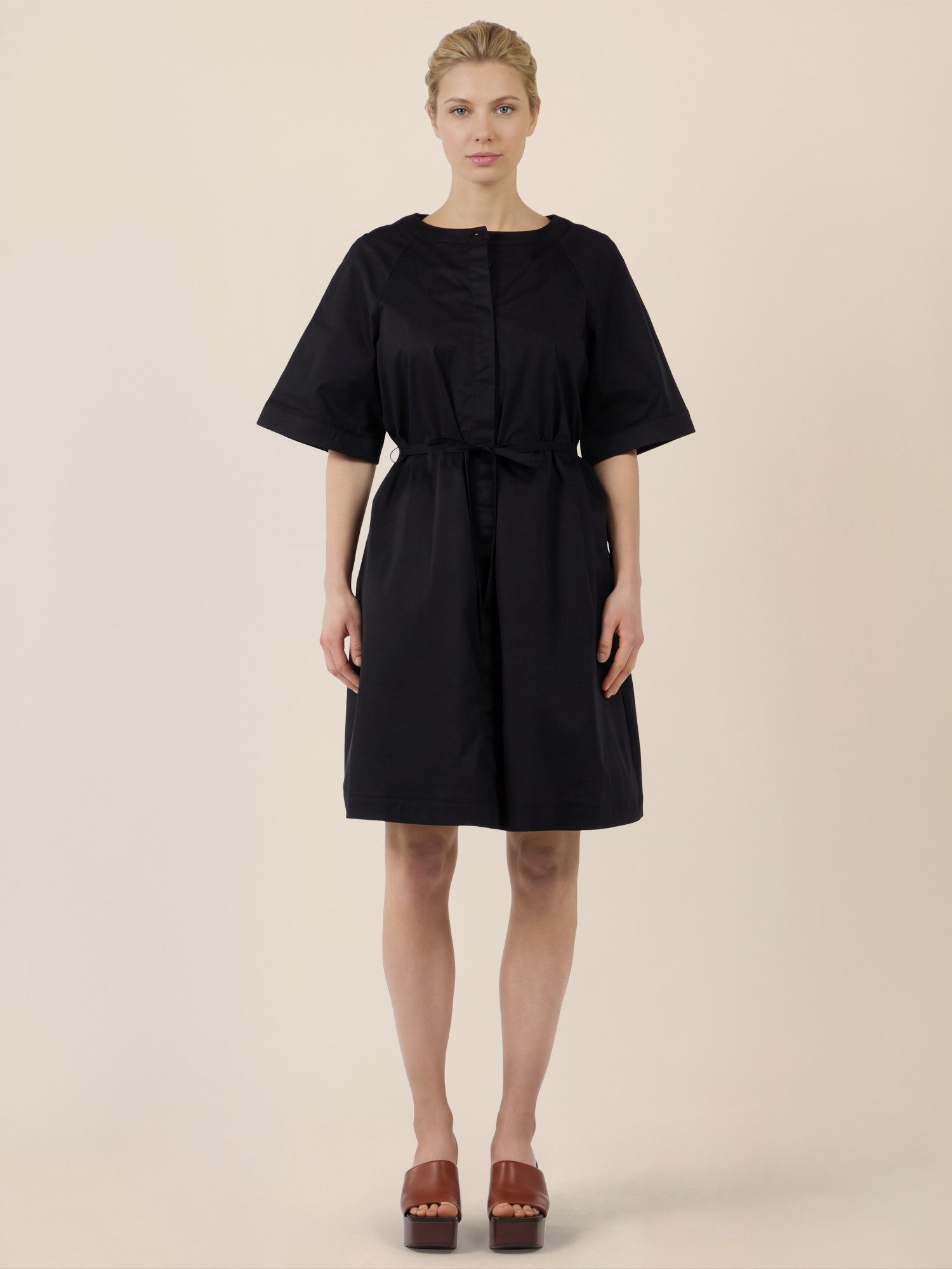 Apart Minikleid mit Gürtel und Raglanärmeln