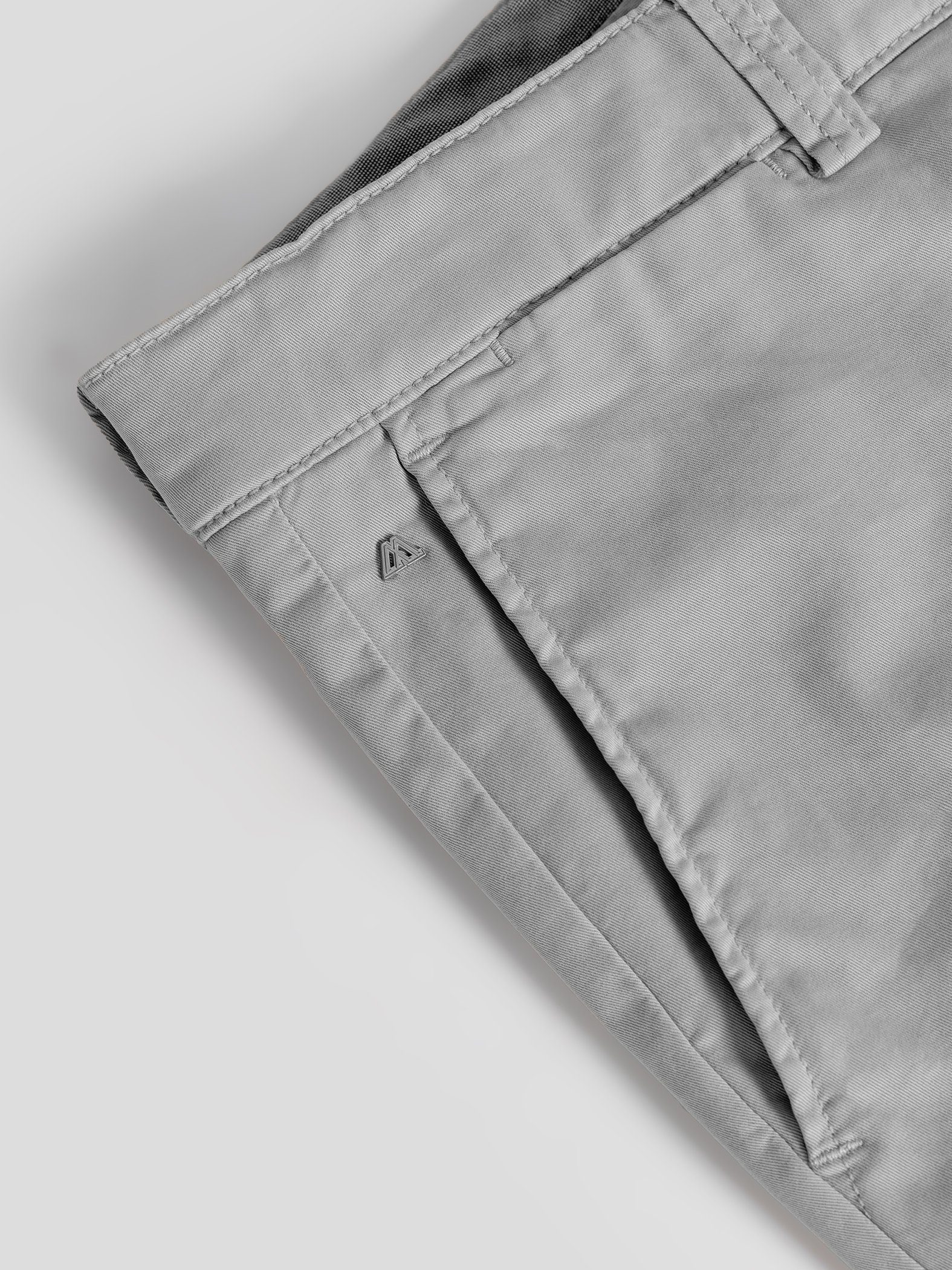 Bund, Shorts TwoMates Farbauswahl, mit GOTS-zertifiziert elastischem hellgrau Shorts