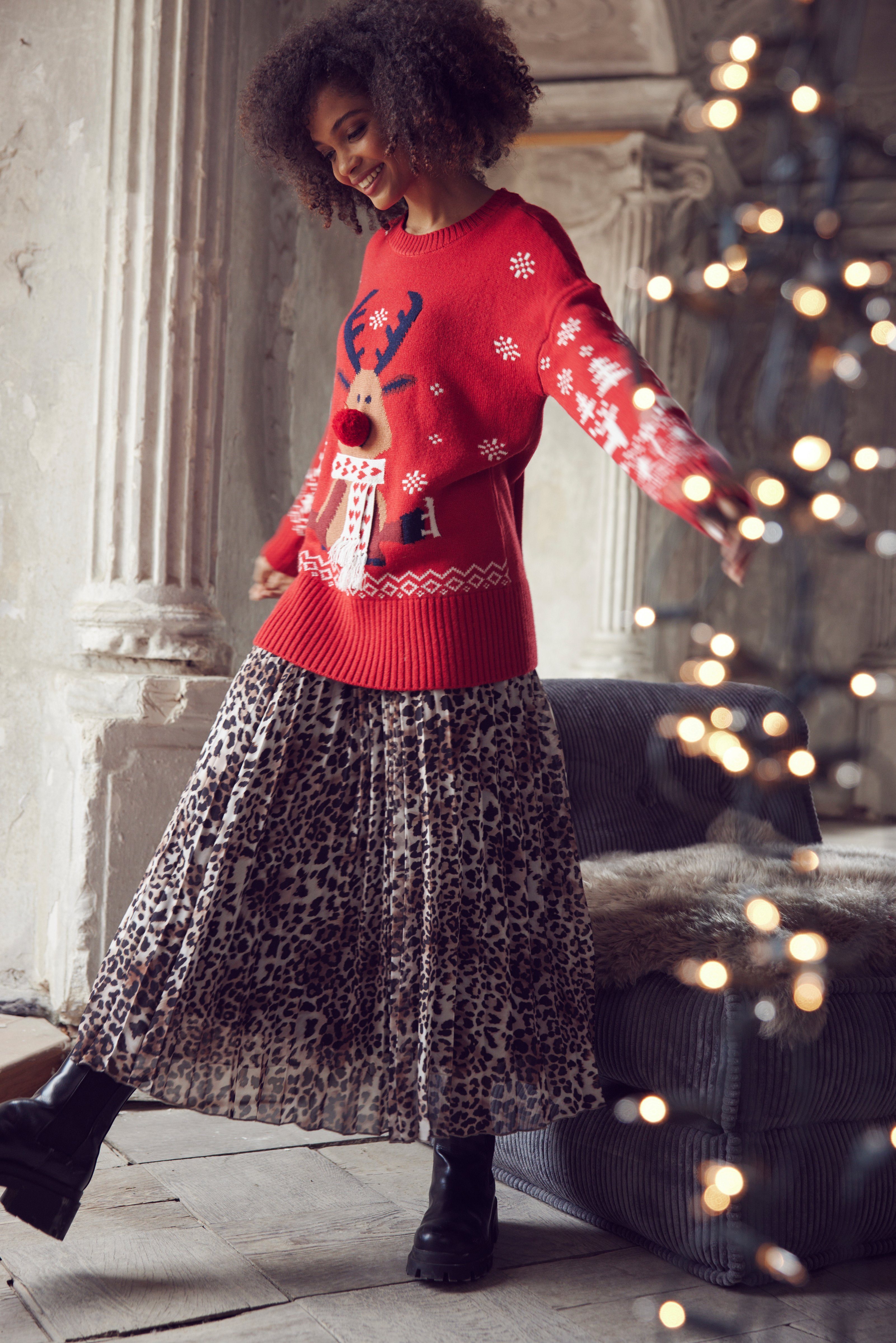 Weihnachtspullover CASUAL und Fransenschal mit Aniston Bommel-Nase