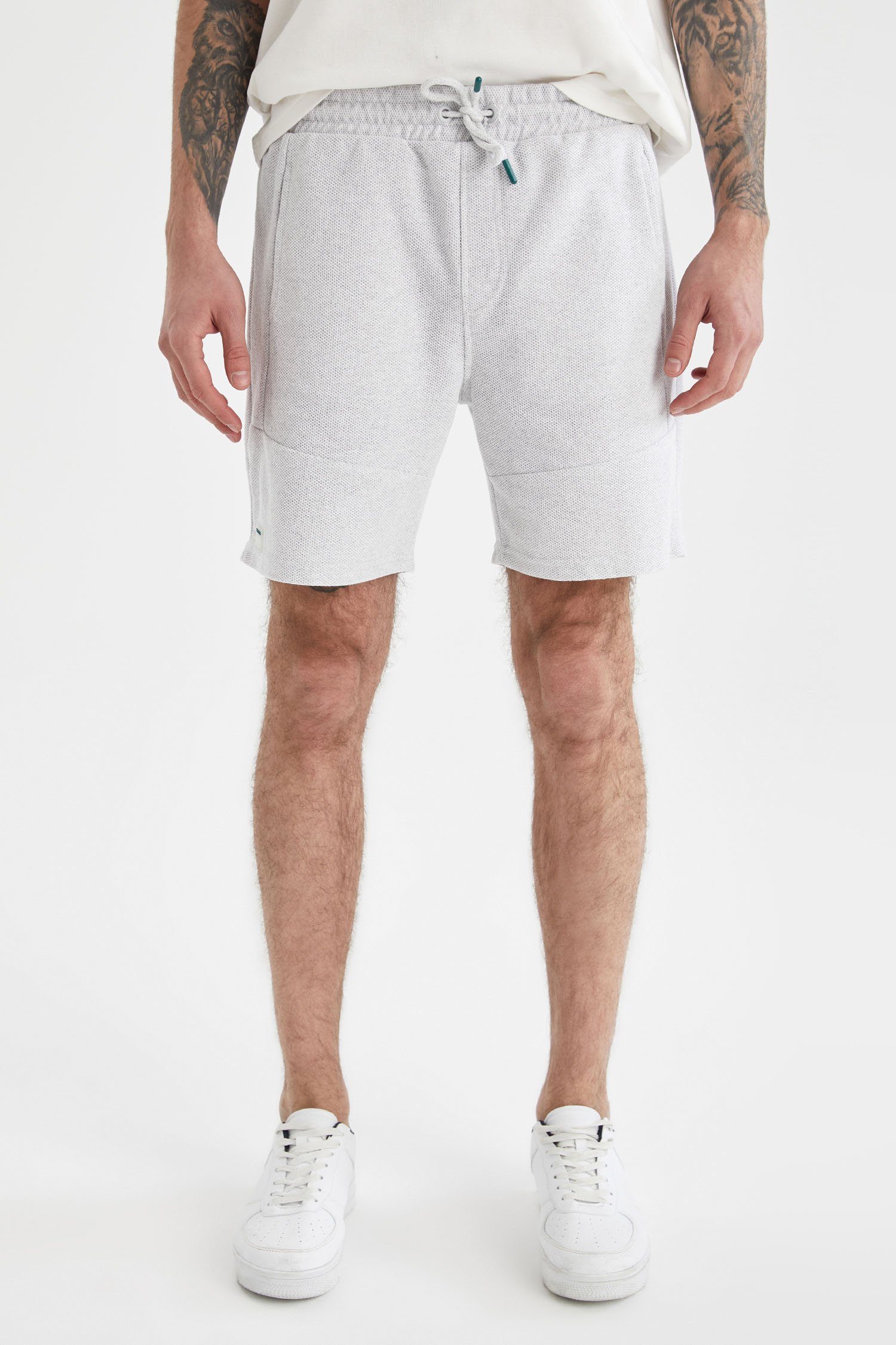 DeFacto Ecru FIT Shorts Shorts SLIM Herren