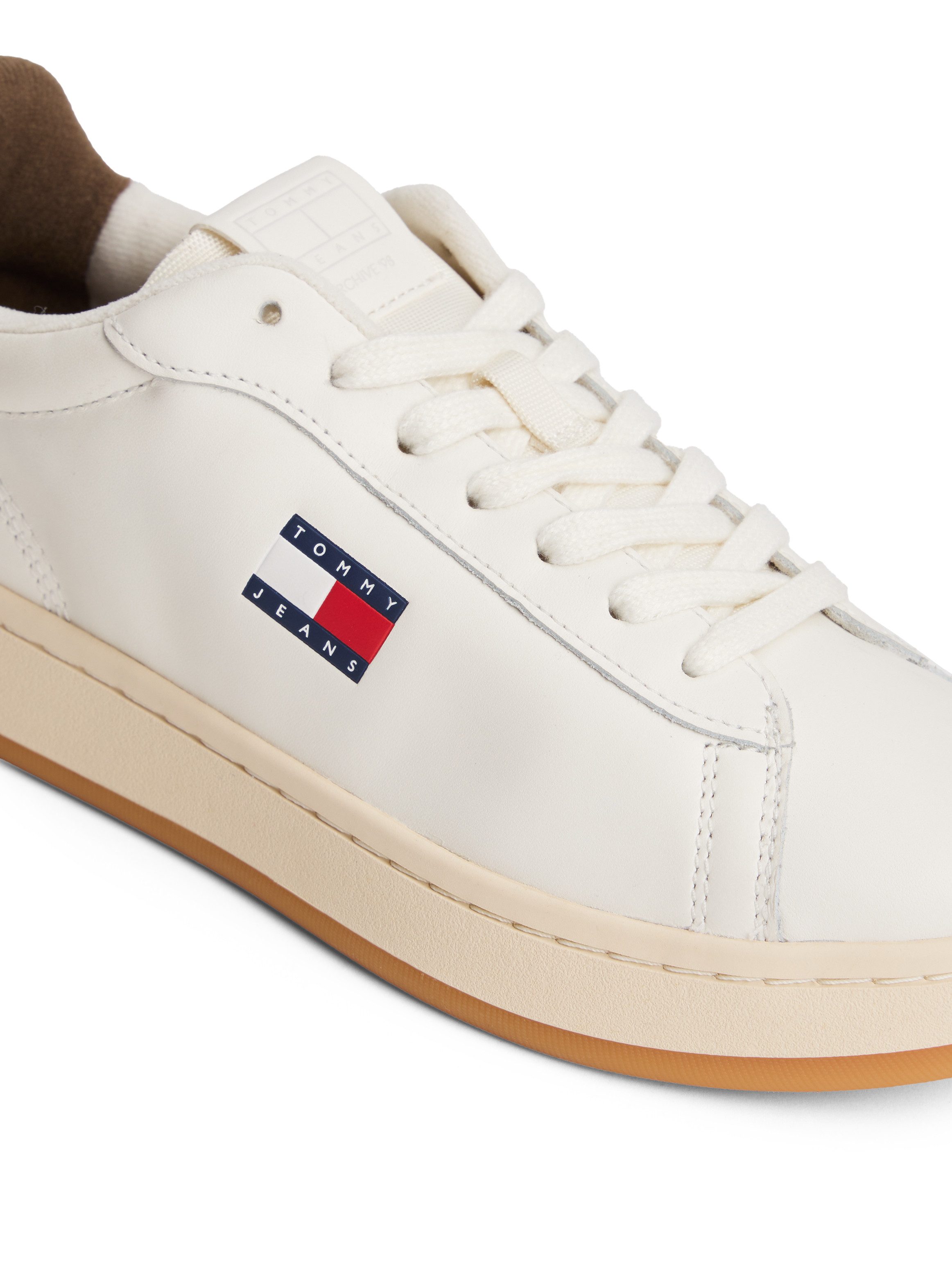 Tommy Jeans ARCHIVE' 98 Plateausneaker Freizeitschuh, Halbschuh, Schnürer mit Kontrastbesatz an der Ferse