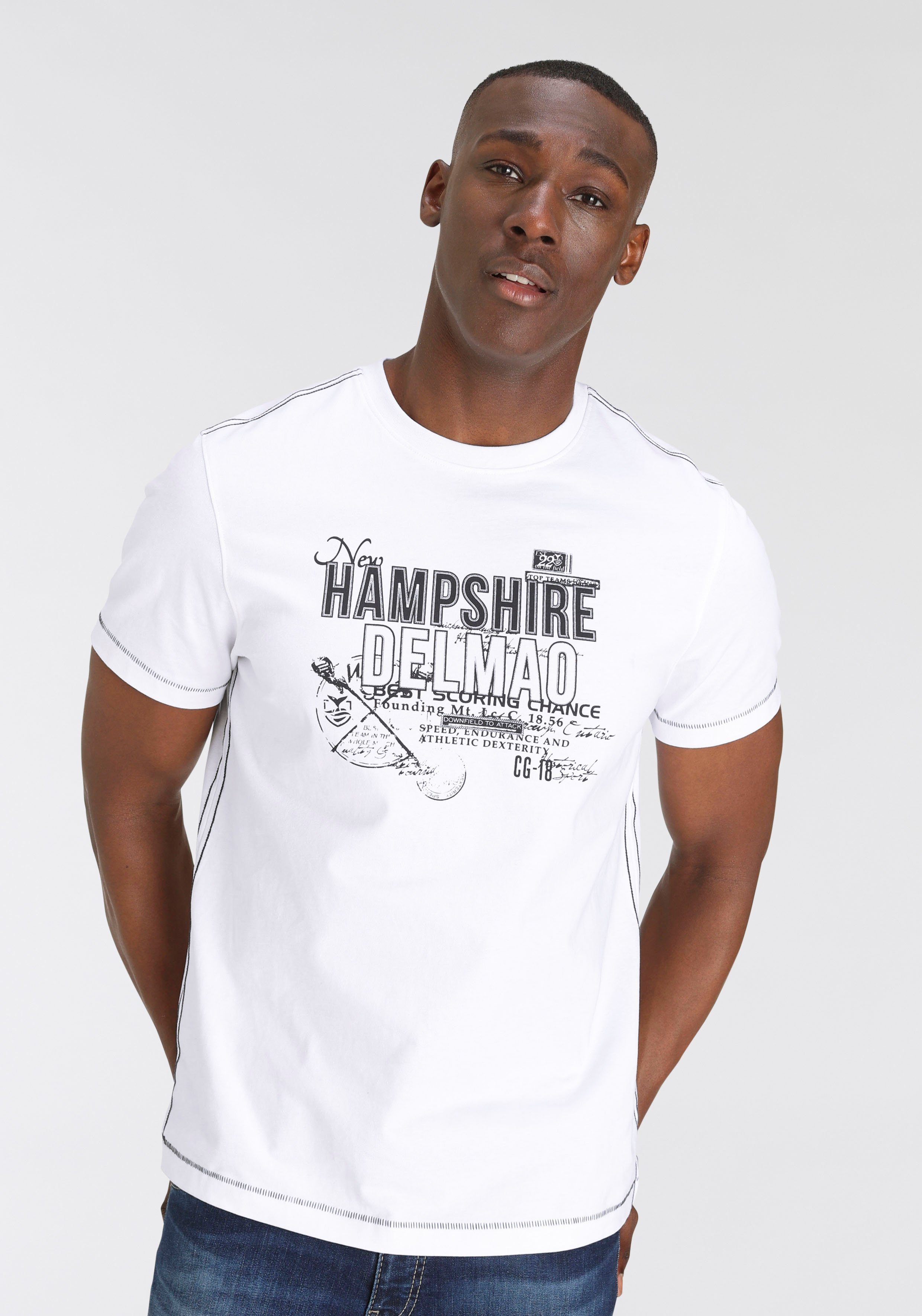 DELMAO T-Shirt mit Brustprint und MARKE! Nähten-NEUE kontrastfarbigen