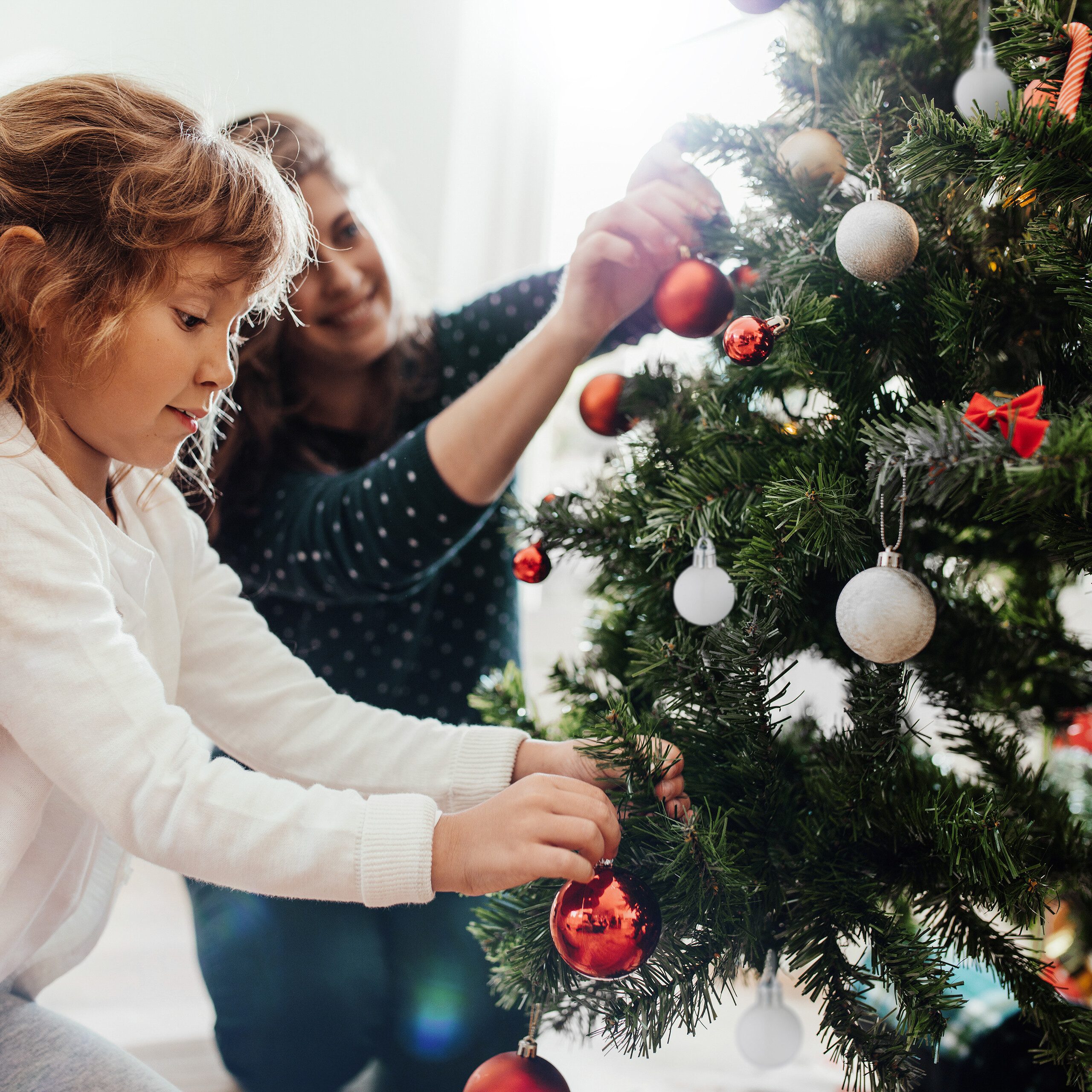 relaxdays Weihnachtsbaumkugel Weihnachtskugeln im 96er Set, weiß