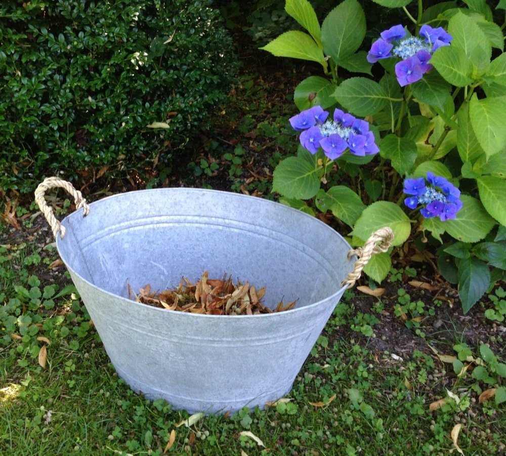 Antikas Gartenpflege-Set Zinkwanne - romantische Waschwanne verzinkt - Badewanne f.