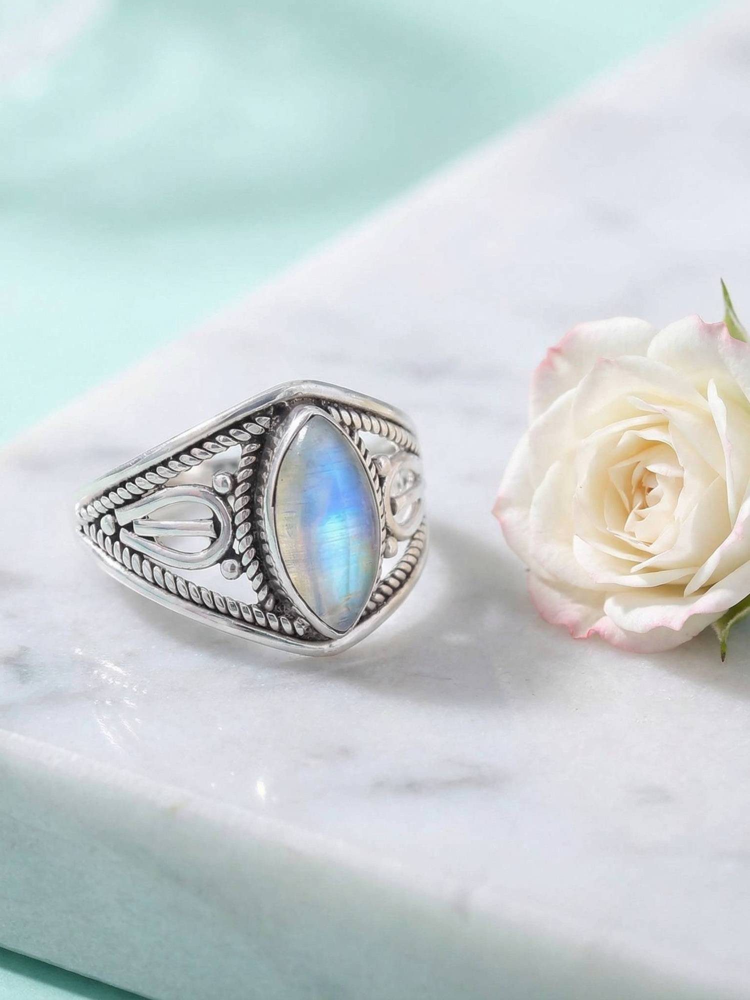 mantraroma Silberring DAHAB Ellipse aus 925 Silber mit Regenbogen Mondstein (Ring mit Schmuckbeutel), Damenring aus 925er Silber