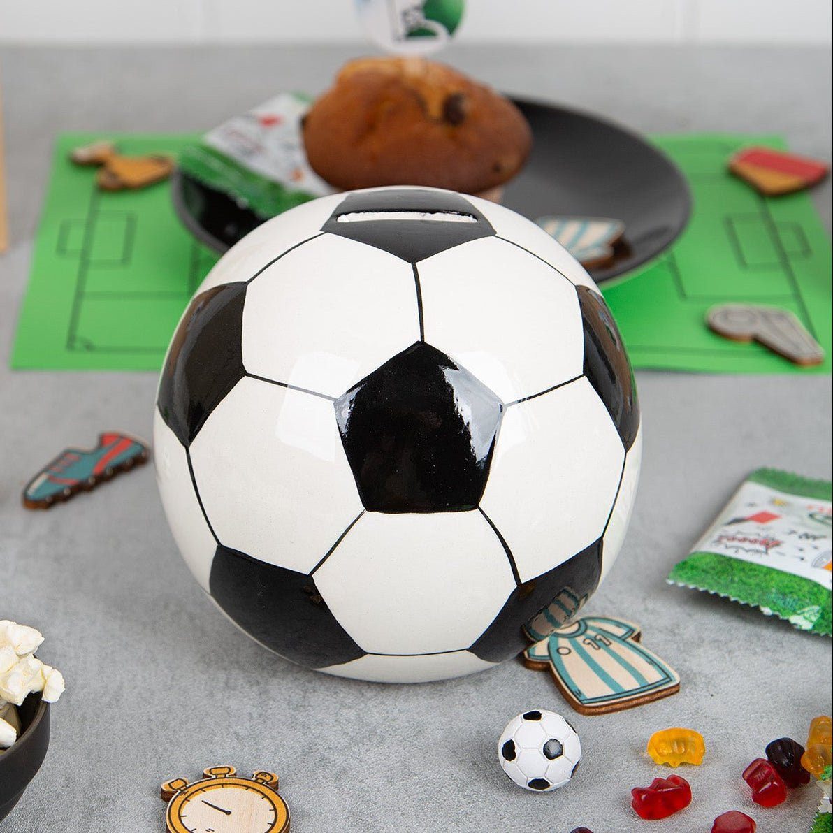 Logbuch-Verlag Dekofigur Fußball Spardose schwarz weiß - Ball Sparschwein