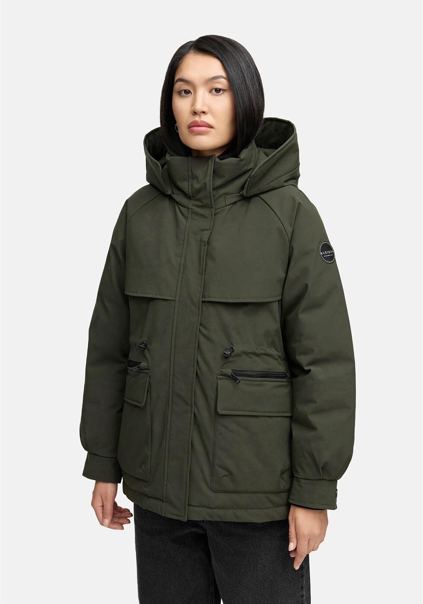 Marikoo Winterjacke Shigaraa mit abnehmbarer Kapuze und Gummizug an der Taille