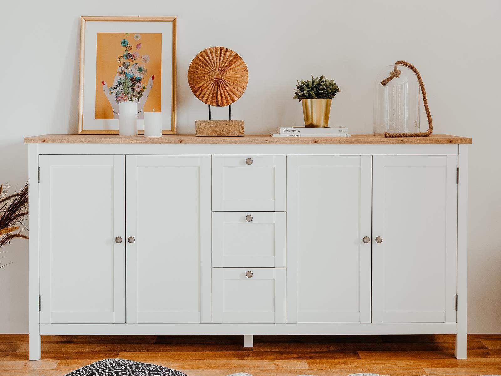 möbelando Sideboard Batley, Modernes Sideboard 4 mit Spanplatte und cm, Tiefe Holztüren, Schubkästen Eiche 3 cm, Artisan Oberboden 40 Nachbildung aus Höhe Weiß, 180 in Breite 2 Einlegeböden. in 90 cm