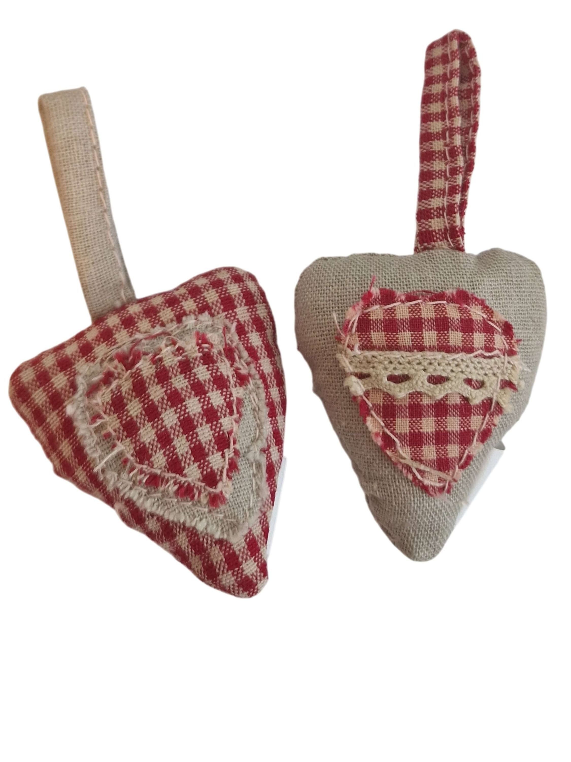 degawo Dekohänger 2er Set Herz Stoff Aufhängen rot beige Patchwork Dekoherz Hängedeko (1 x 2er Set Dekoherz)
