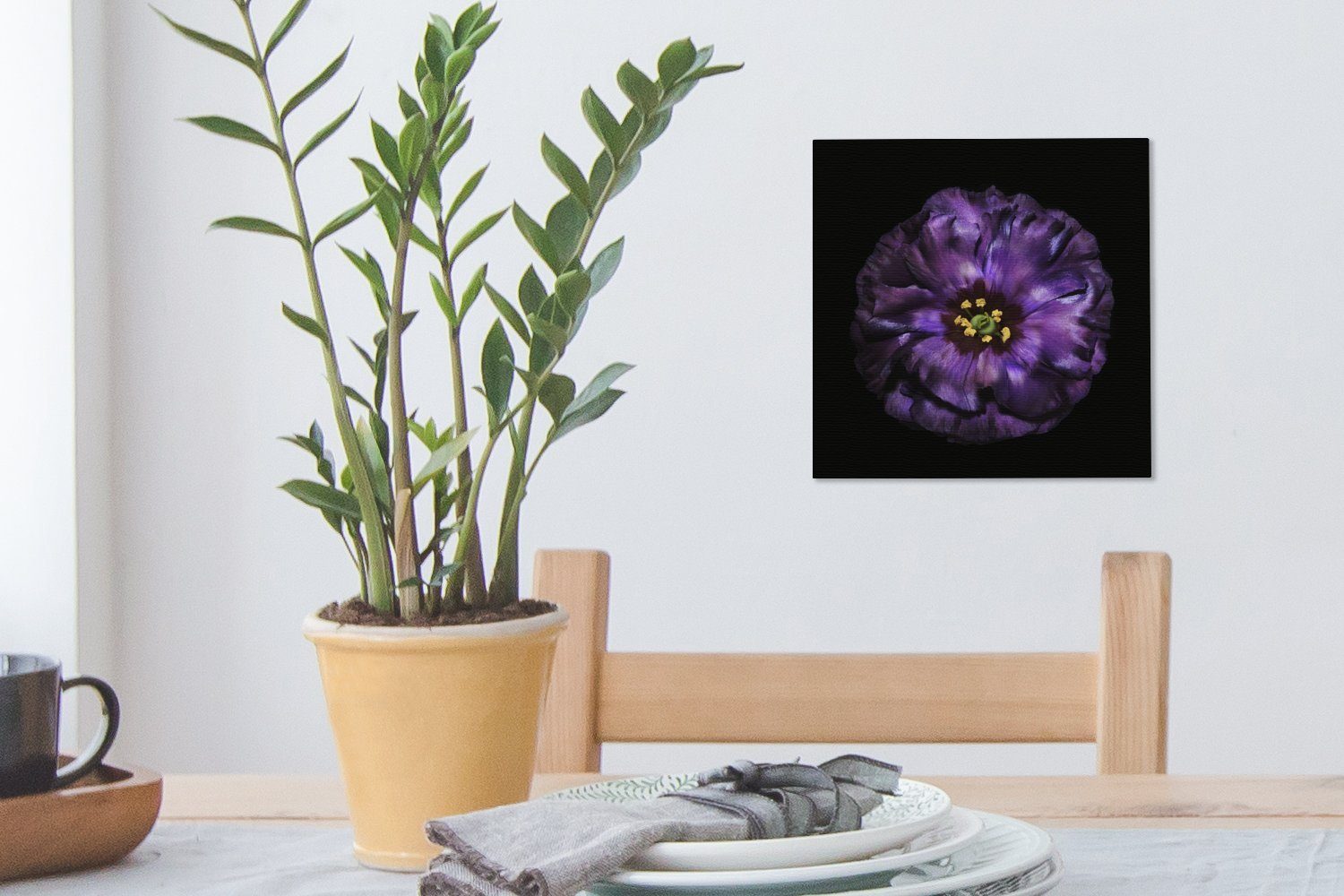abgebildet, Leinwandbild vor schwarzem Hintergrund Blume für Schlafzimmer violette Bilder Leinwand Eine OneMillionCanvasses® (1 Wohnzimmer St),
