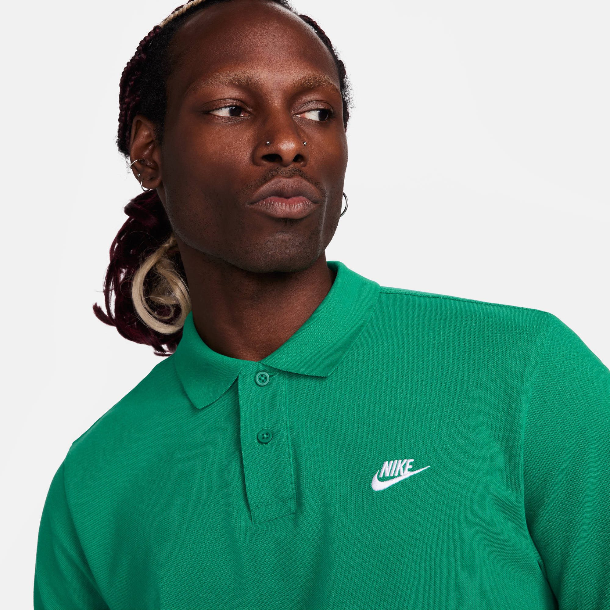 Nike Sportswear Poloshirt M NK CLUB SS POLO PIQUE mit 2-Knopf-Leiste, aus atmungsaktivem Piqué-Baumwollmaterial