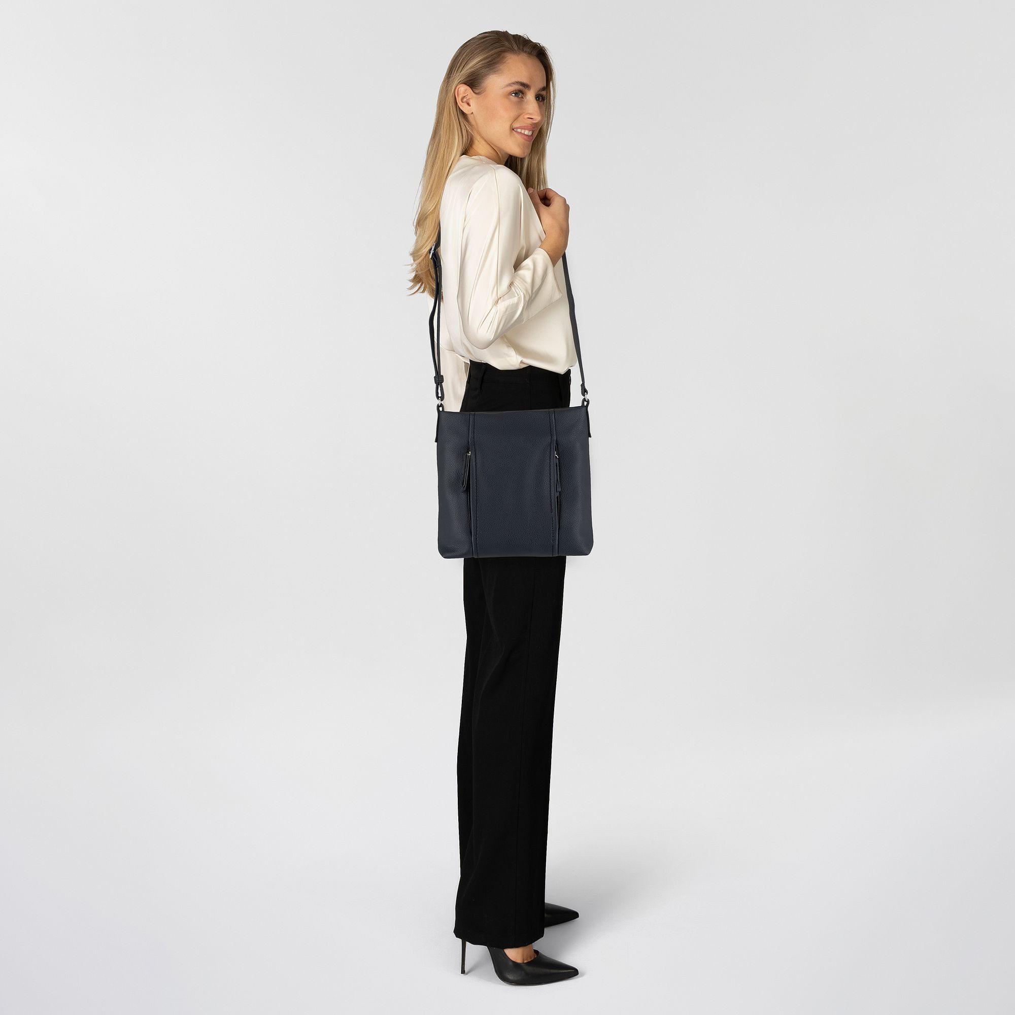 TOM TAILOR Umhängetasche Beca, Polyurethan