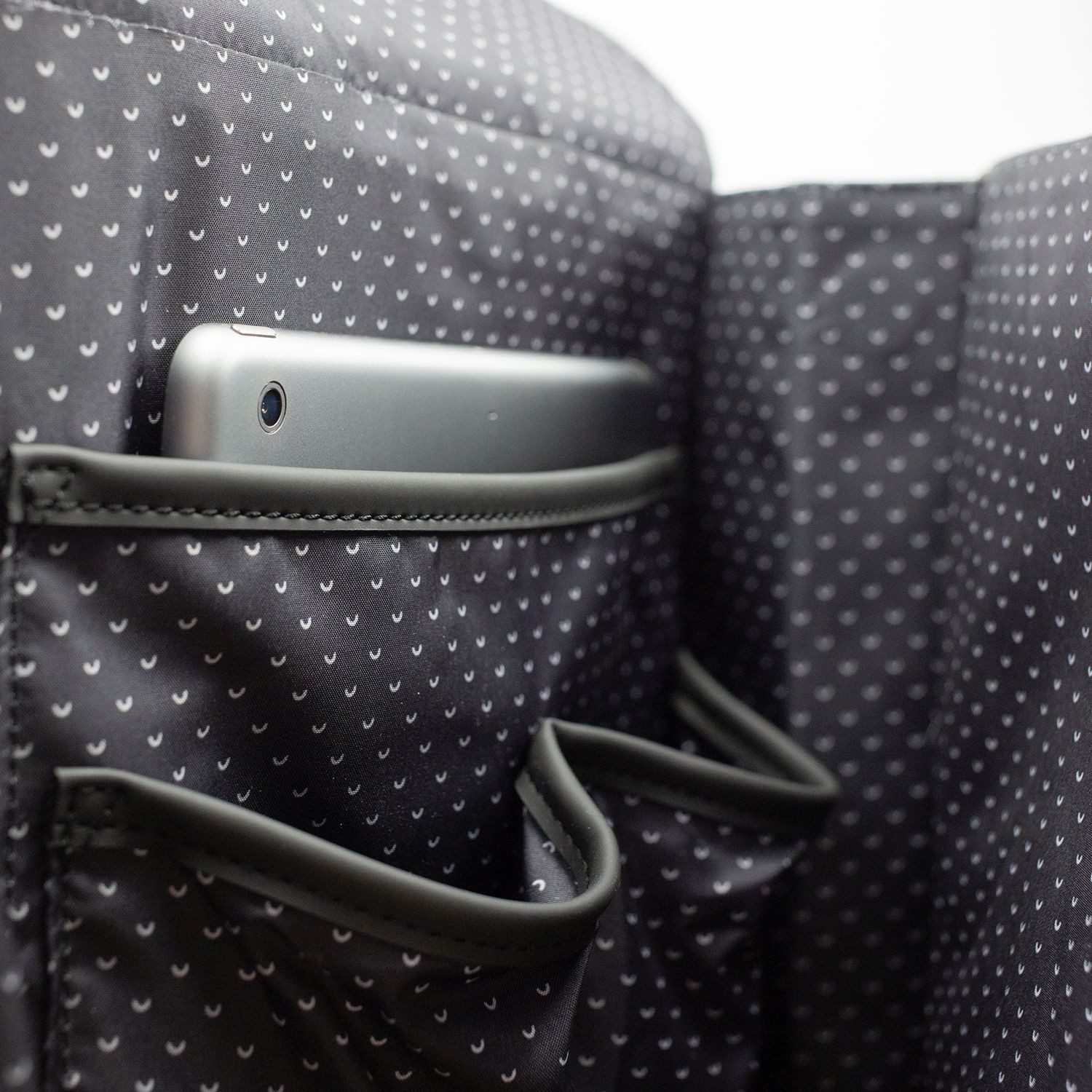 Bold Banana Freizeitrucksack Bold Banana Rucksack RE-Envelope Schwarz