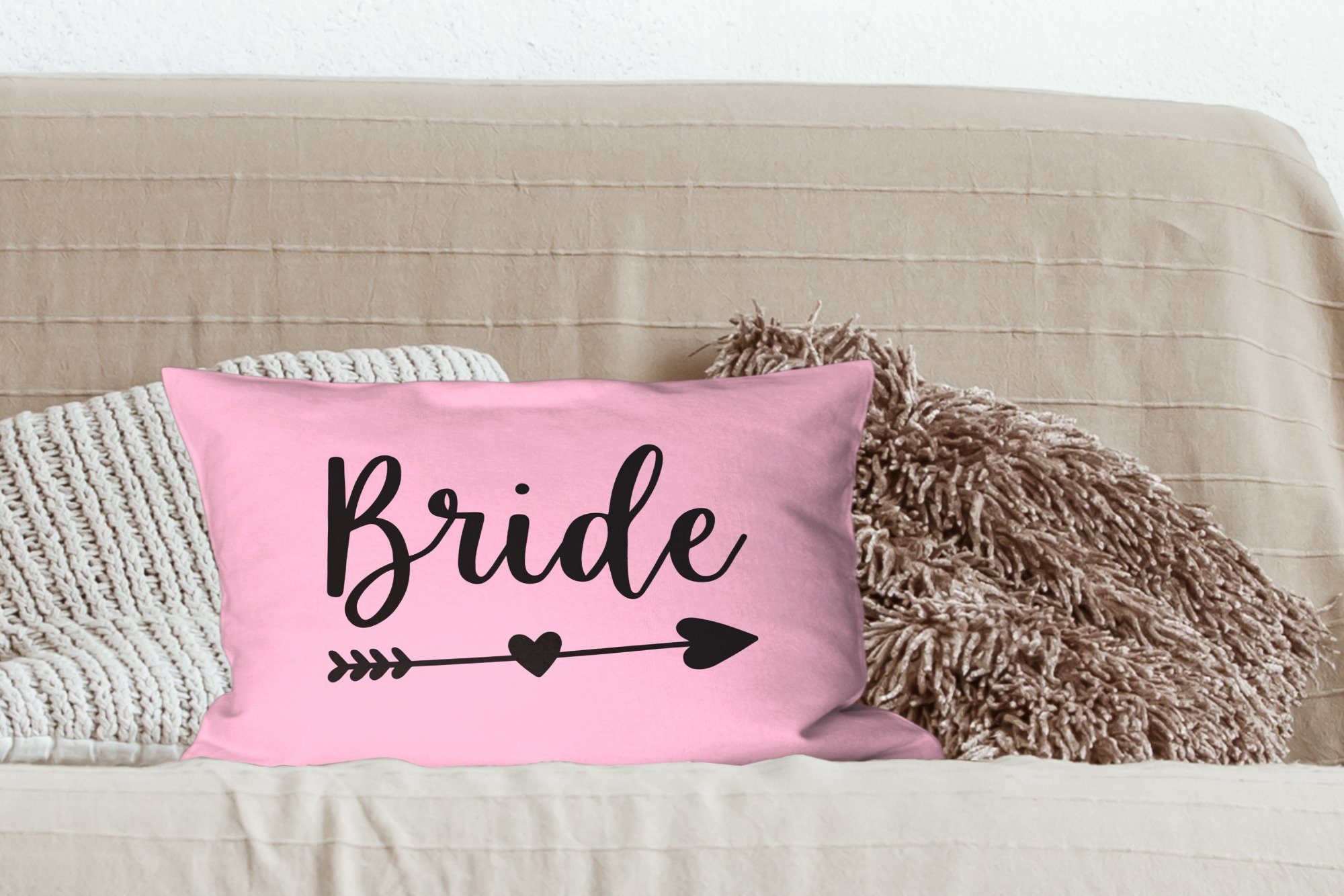 Zierkissen, Wohzimmer Füllung, Hintergrund, auf dem durch Schlafzimmer mit ein einem Herz Wort Dekoration, rosa "Braut" Pfeil Dekokissen mit Dekokissen MuchoWow