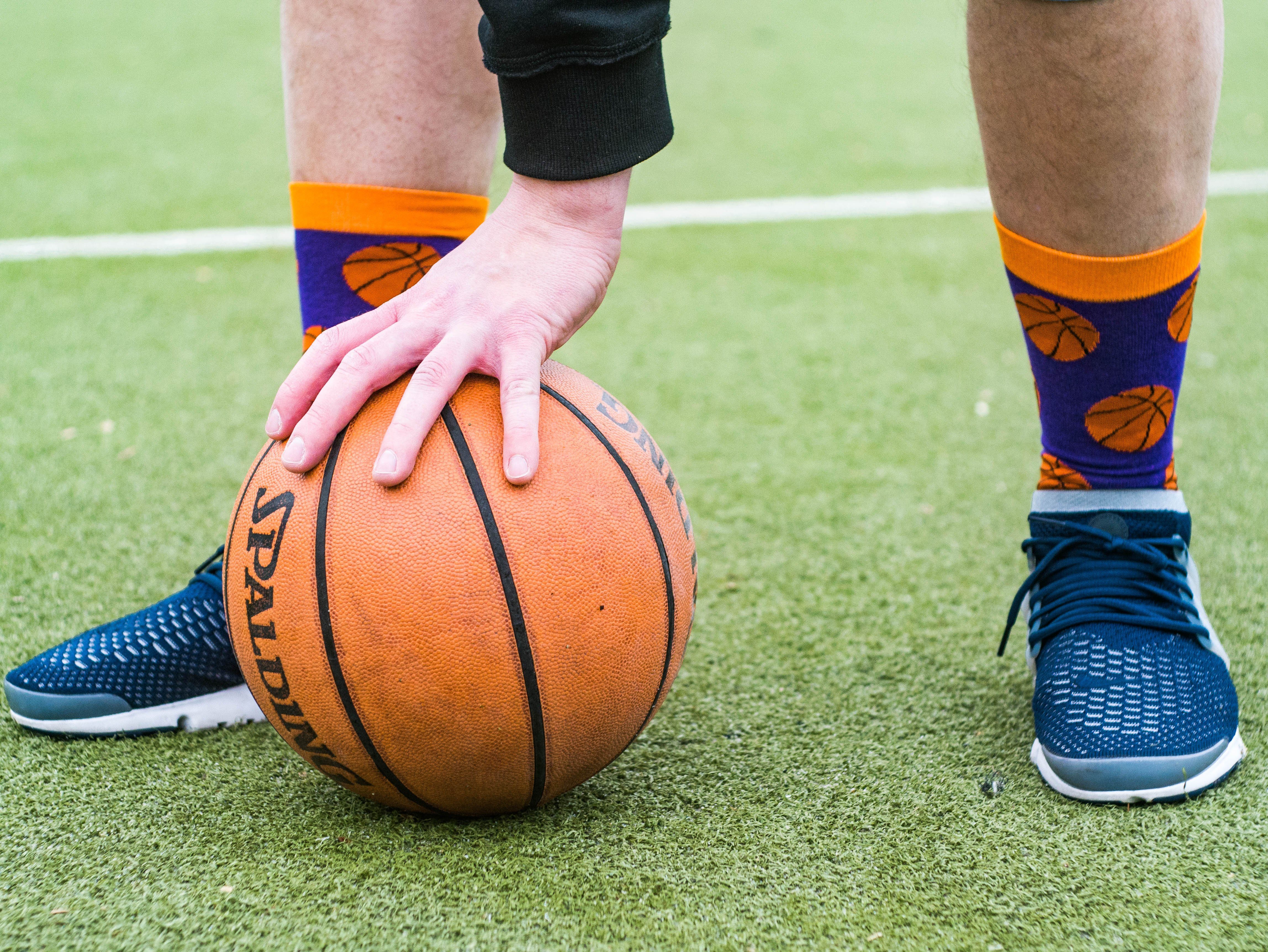 TwoSocks Freizeitsocken Basketball Socken lustige Socken Herren & Damen, Einheitsgröße (1-Paar)