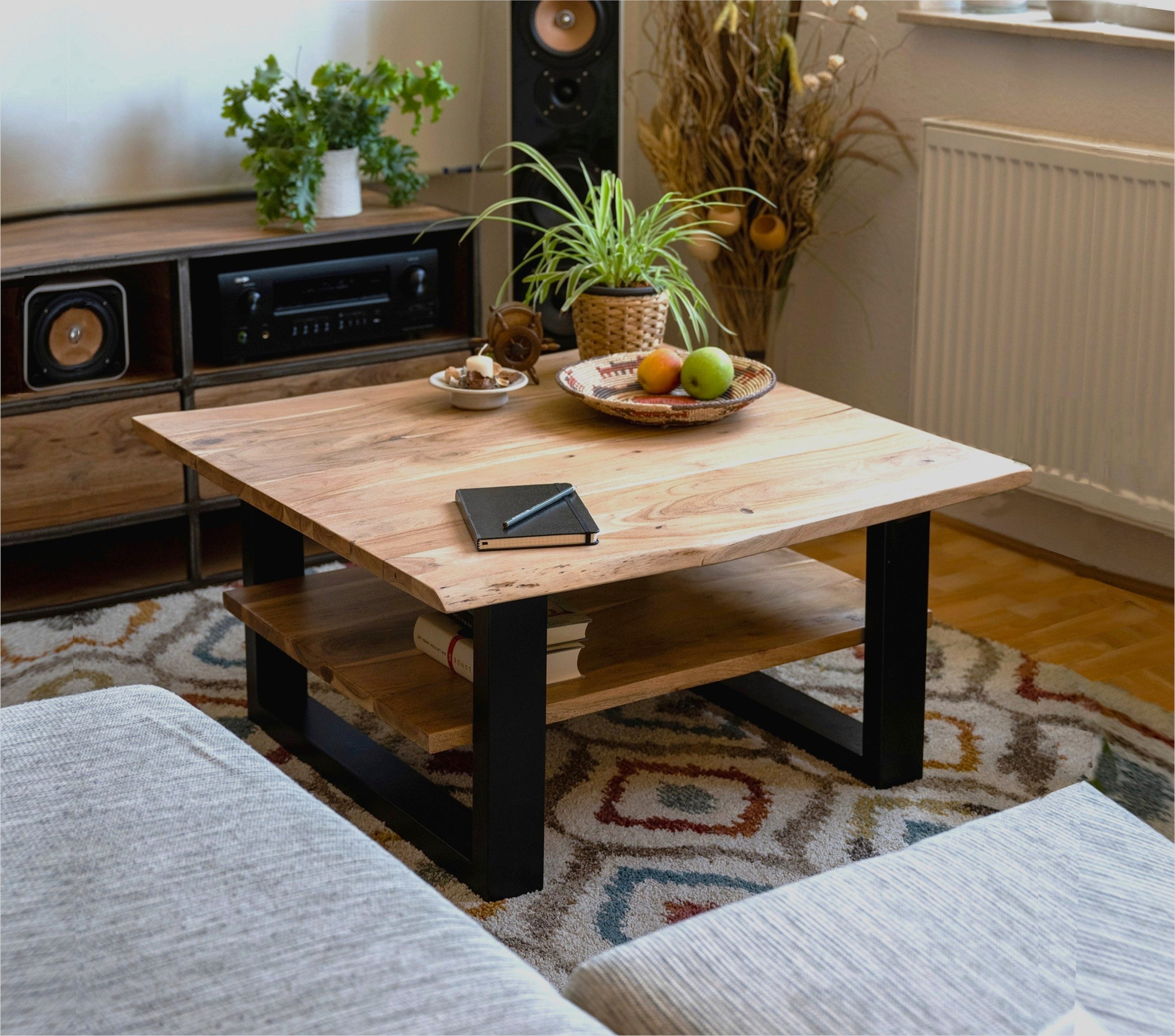 Loreno® Couchtisch Patrick, Baumkante, Akazie massiv, günstig online kaufen