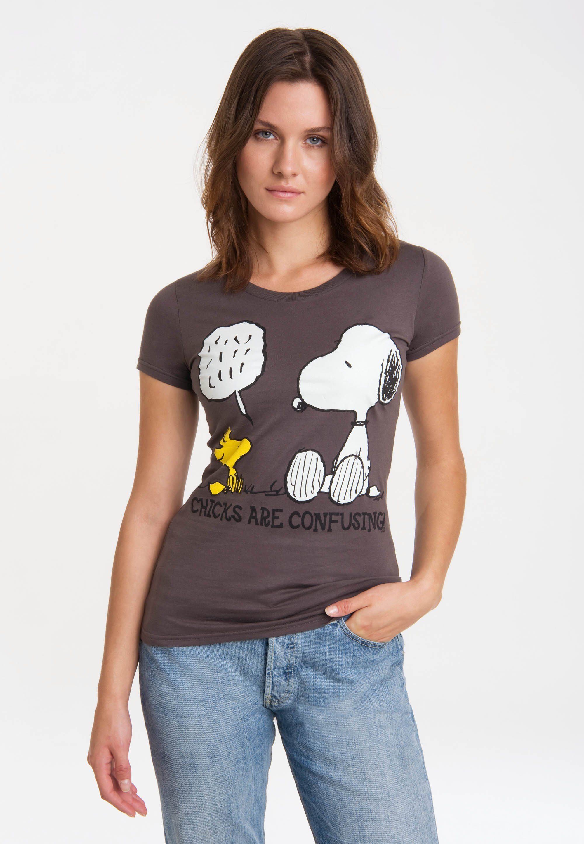 LOGOSHIRT T-Shirt - niedlichem Peanuts Snoopy Frontprint mit dunkelgrau