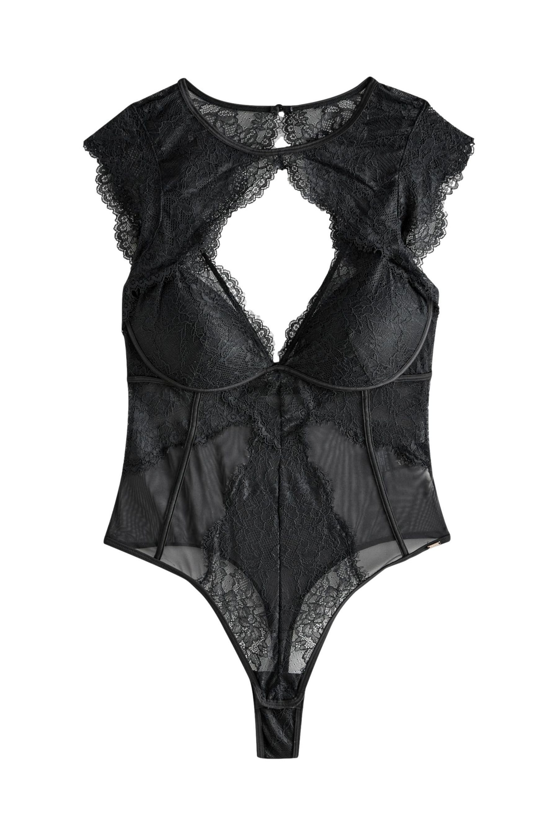 LIPSY Stringbody Lipsy Body mit Flügelärmeln und Tangadesign (1-tlg)