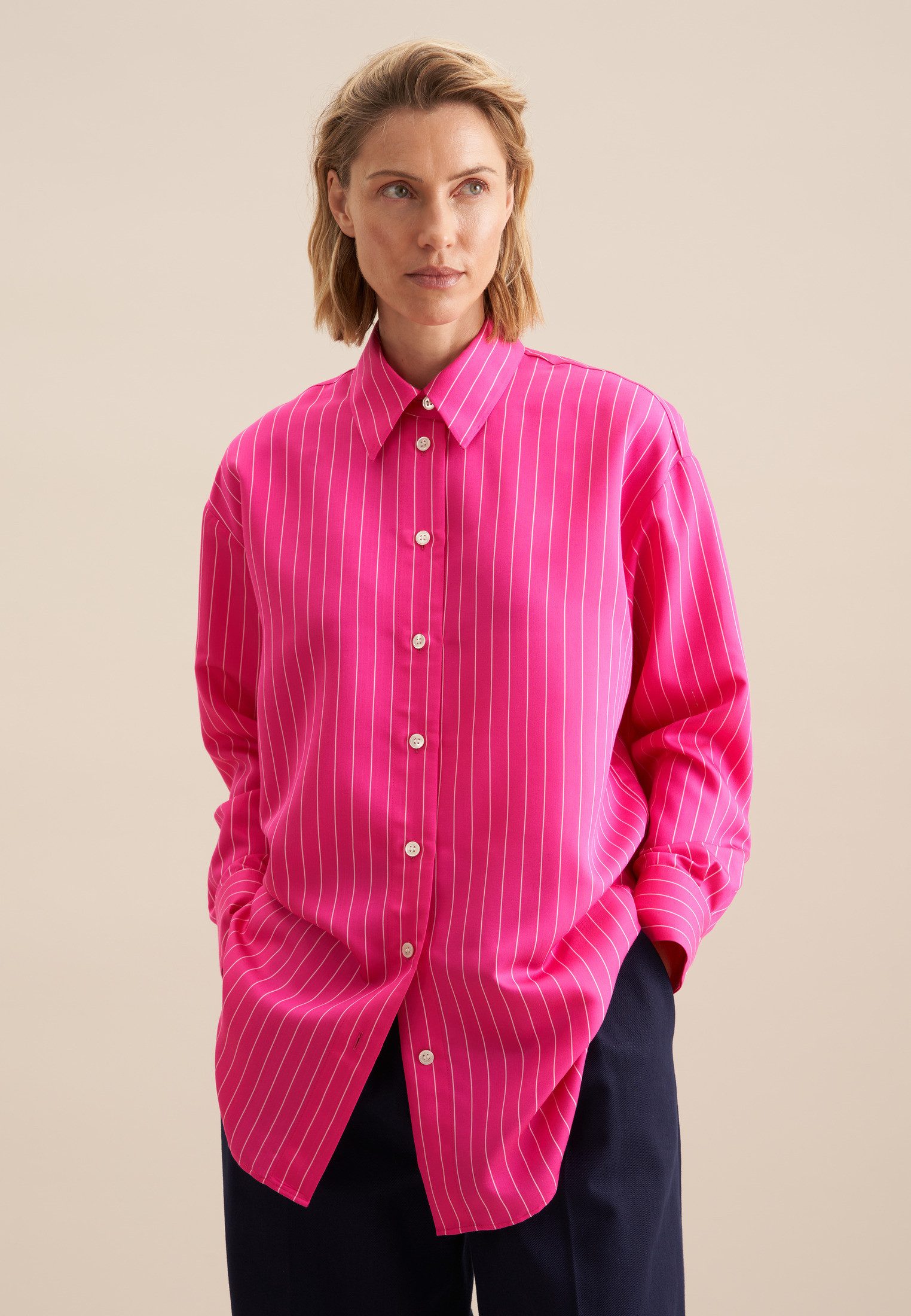 Longbluse Schwarze Rose