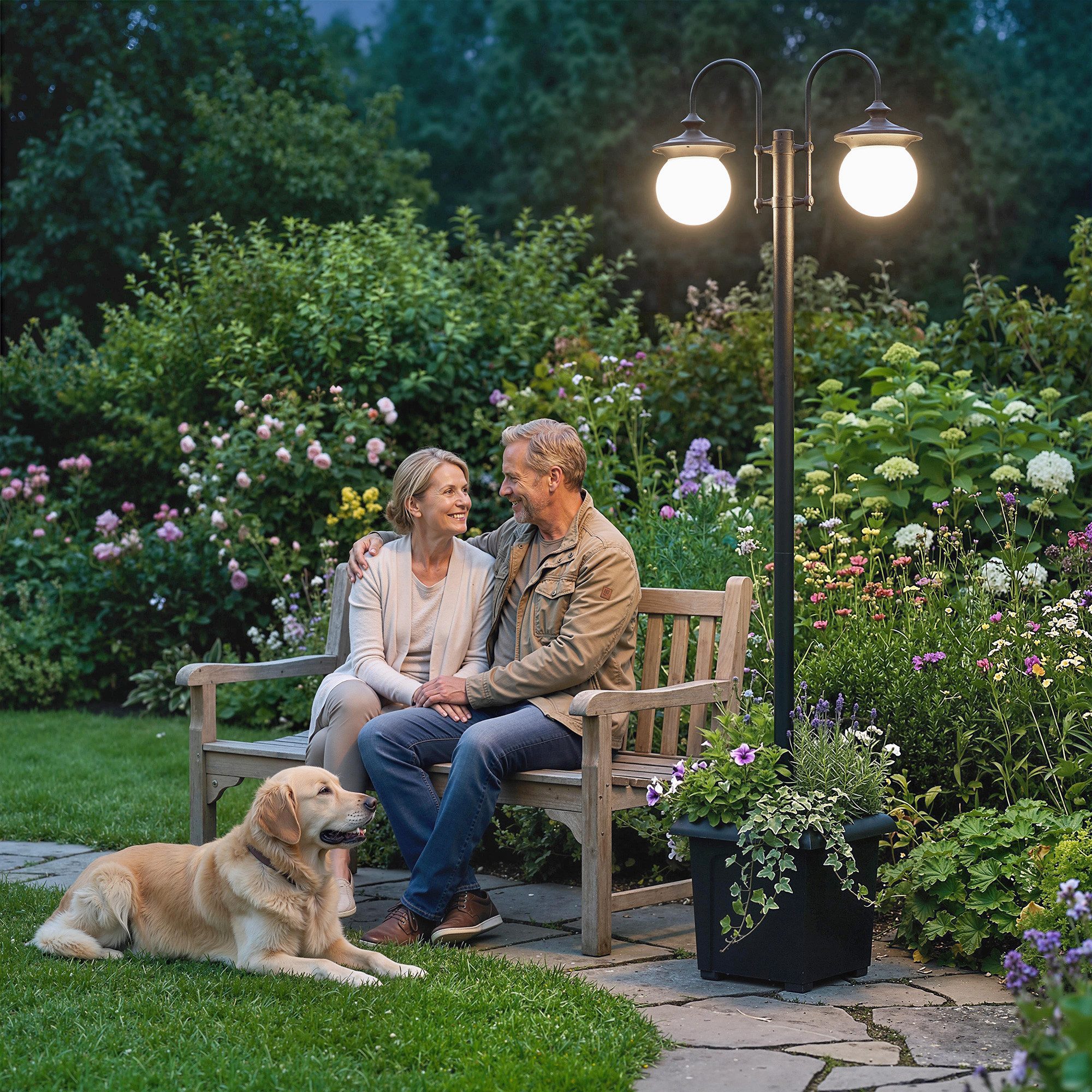Outsunny Außen-Stehlampe verstellbar aus Edelstahl, Ein-,Ausschalter, LED fest integriert, Extra-Warmweiß, Solar, 2 Köpfe, Pflanzgefäß, IP44