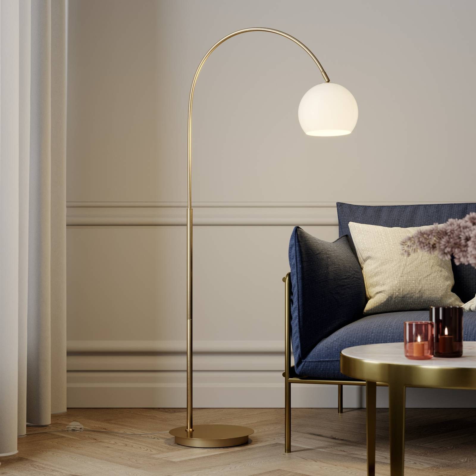 Lindby Bogenlampe Cynthia, Glas Gold / Messing IP20, 1 x 15 W LED