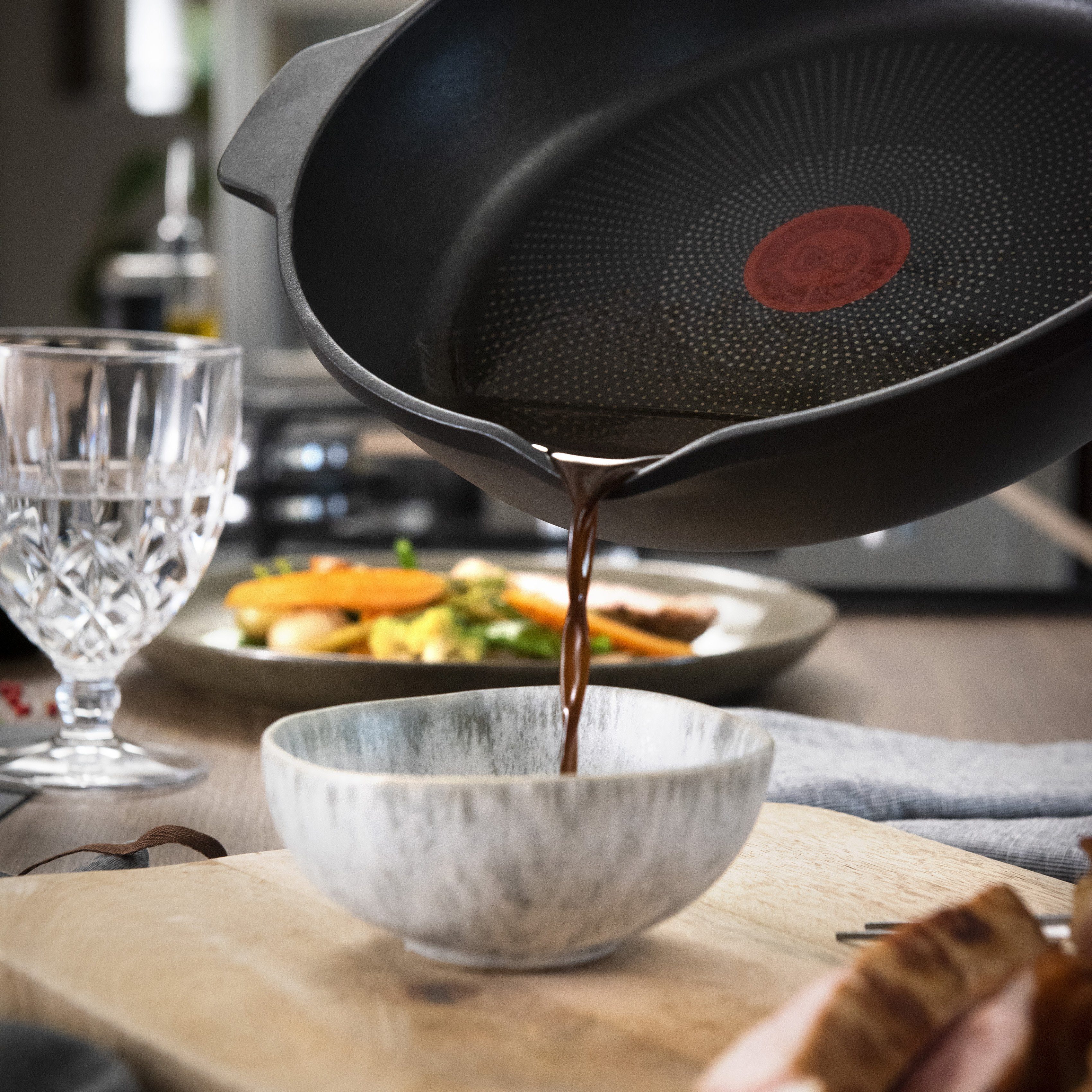 Tefal Bratpfanne Robusto Pfanne Induktion, Aluminium (1-tlg), Thermo-Signal bei idealer Brattemperatur, für alle Herdarten geeignet – Bild 5 von 5