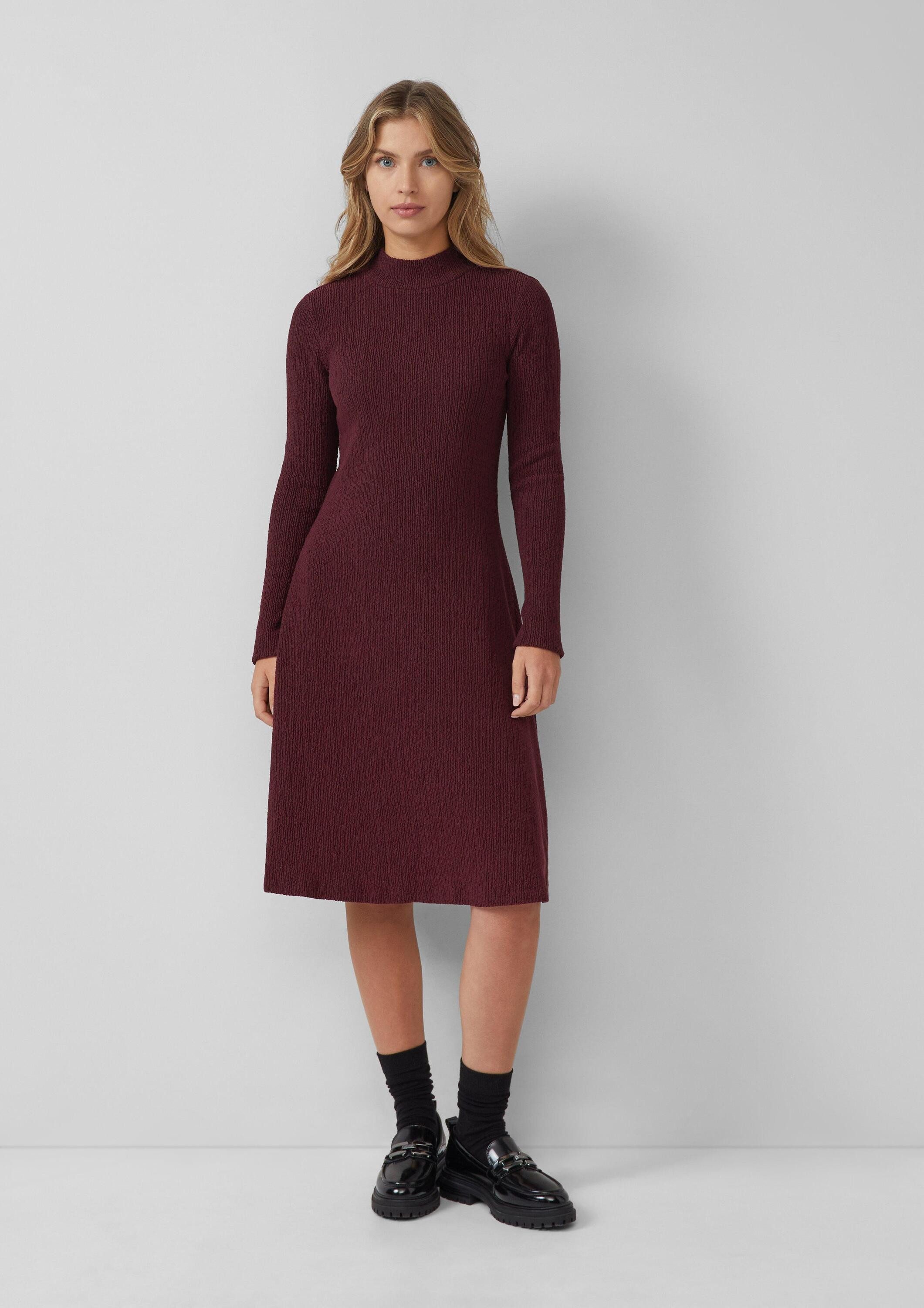 s.Oliver Midikleid Kleid Strukturiertes Jerseykleid mit ausgestelltem Saum