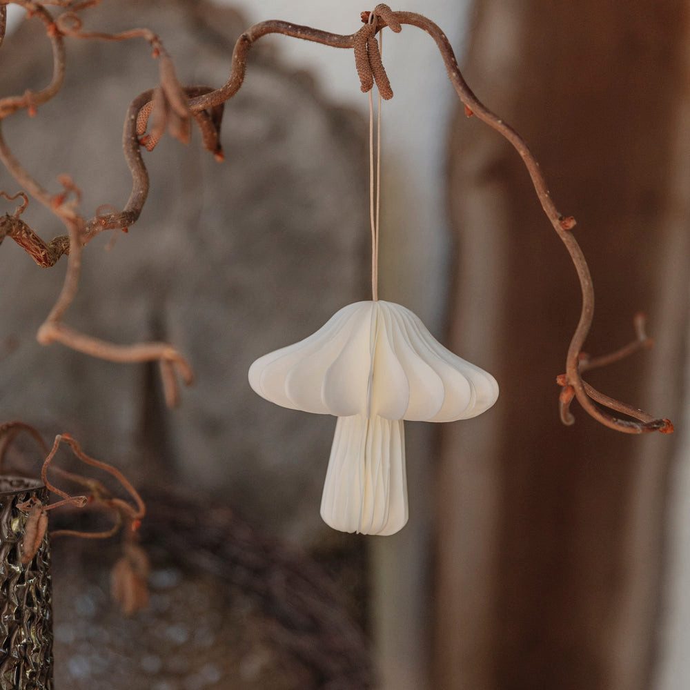 studio mkono Dekoobjekt Papieranhänger Herbstdeko Pilz aus Papier in weiß