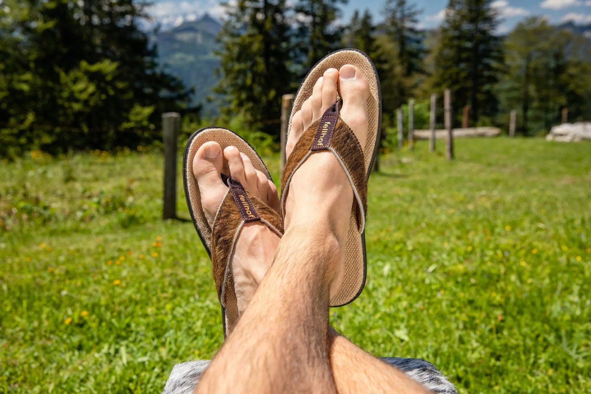 Fellhof Fellhof Bull Flips Flip Flop Zehentrenner mit Jute Fußbett Zehentrenner (1 Paar, 1-tlg., 1 Paar) Riemen aus Kuhfell