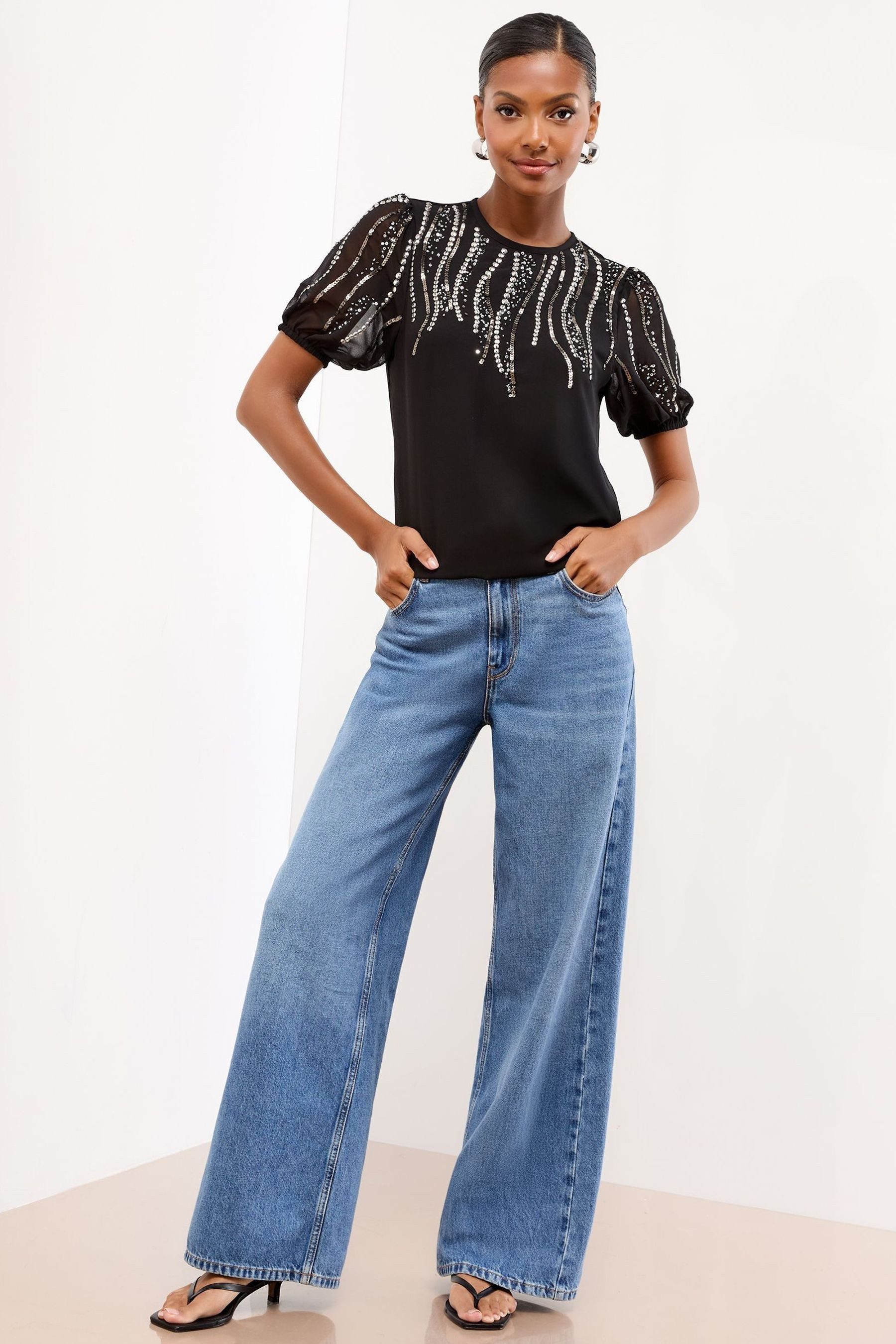 LIPSY T-Shirt Lipsy T-Shirt mit Puffärmeln, Regular (1-tlg)