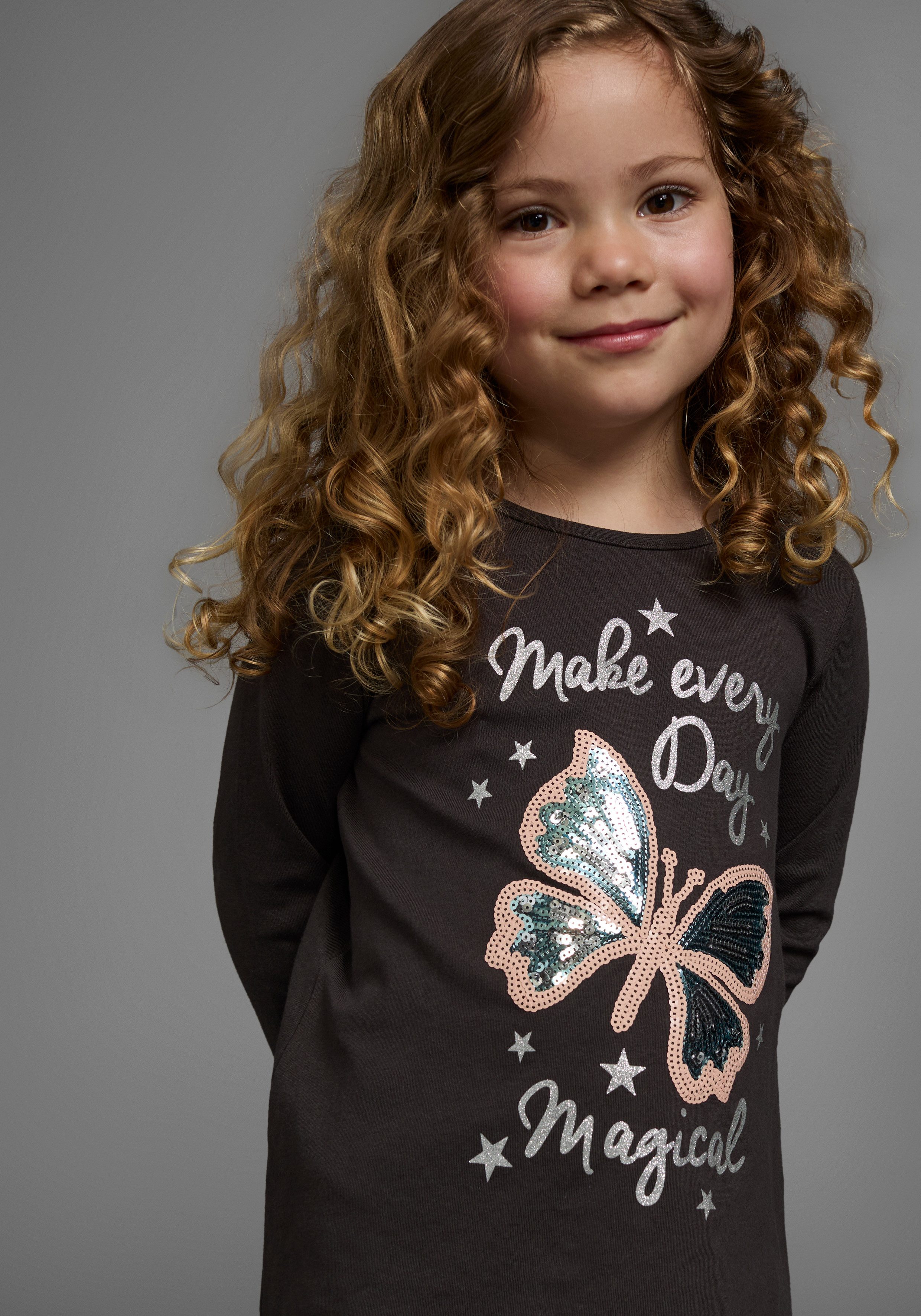 KIDSWORLD Langarmshirt & Leggings 2tlg. Set Shirt + Leggings mit Glitzerdetails (Set, 2-tlg., 2) niedlicher Schmetterling für kleine Mädchen