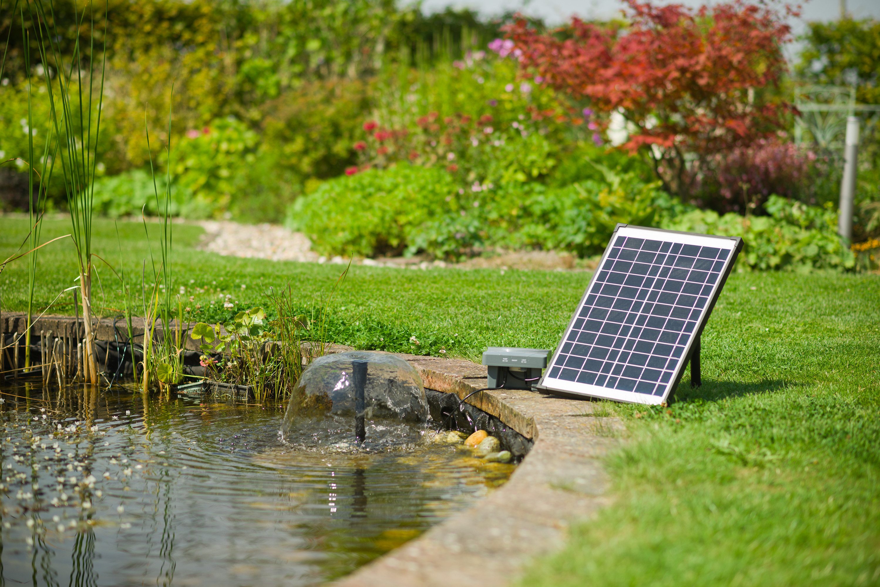 Ubbink Springbrunnenpumpe SolarMax 1000 Accu inkl. PowerControl, Hybrid-Funktion – Bild 2 von 3