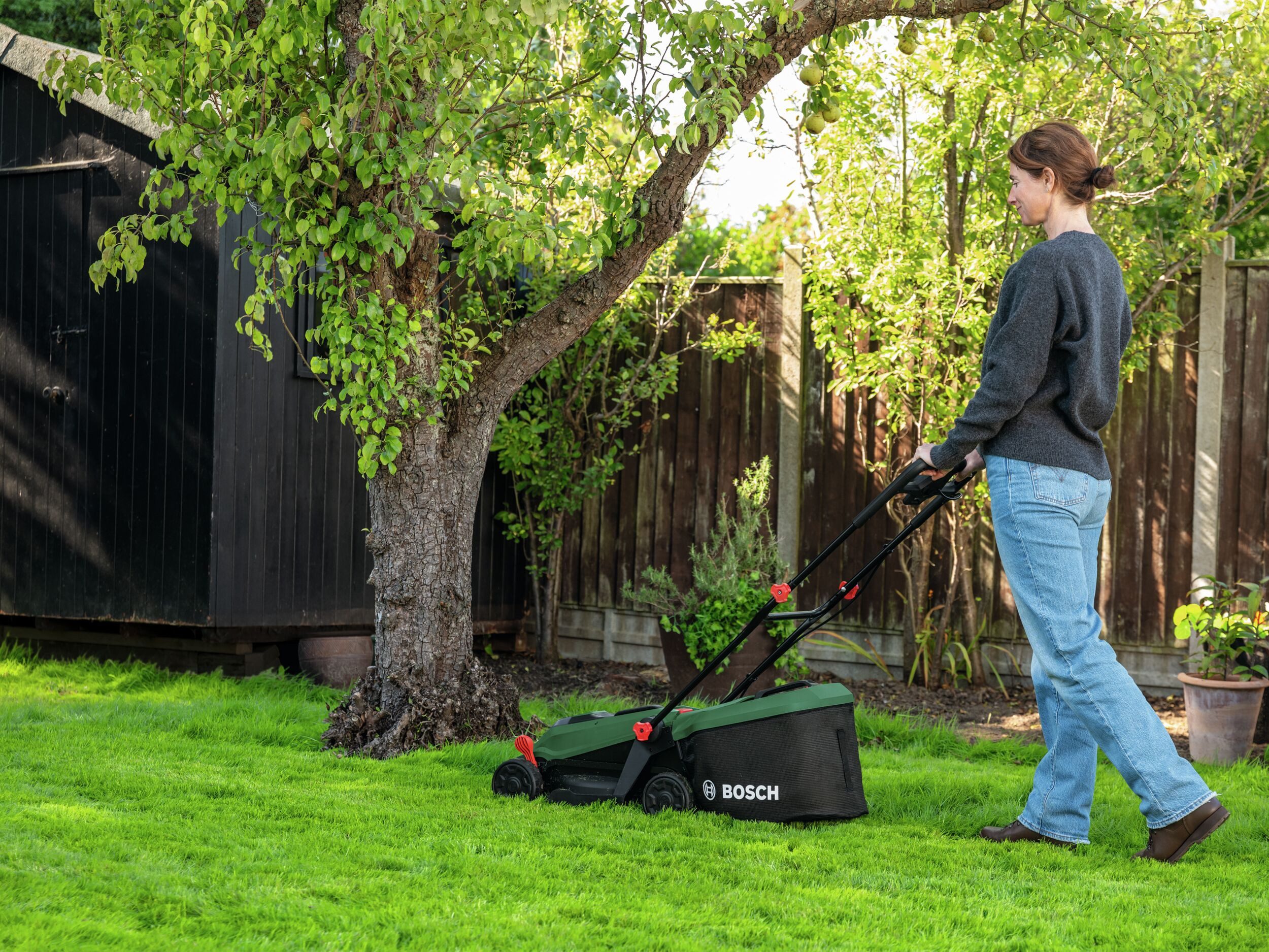 BOSCH Akkurasenmäher Rotak 18V-32, 32 cm Schnittbreite, Ohne Akku - im Karton
